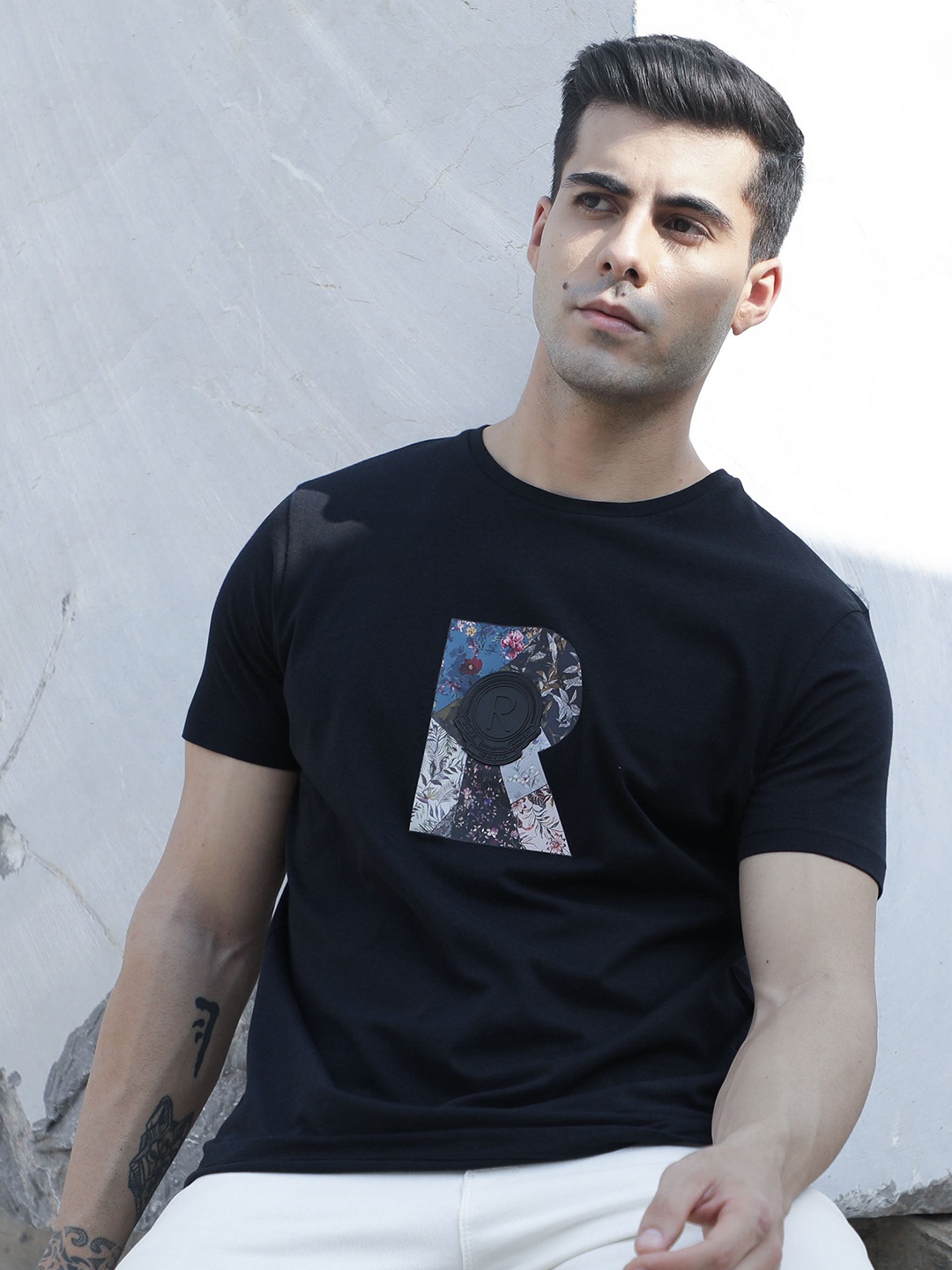 

RARE RABBIT Men Black & Grey Printed Pure Cotton Slim Fit T-shirt
