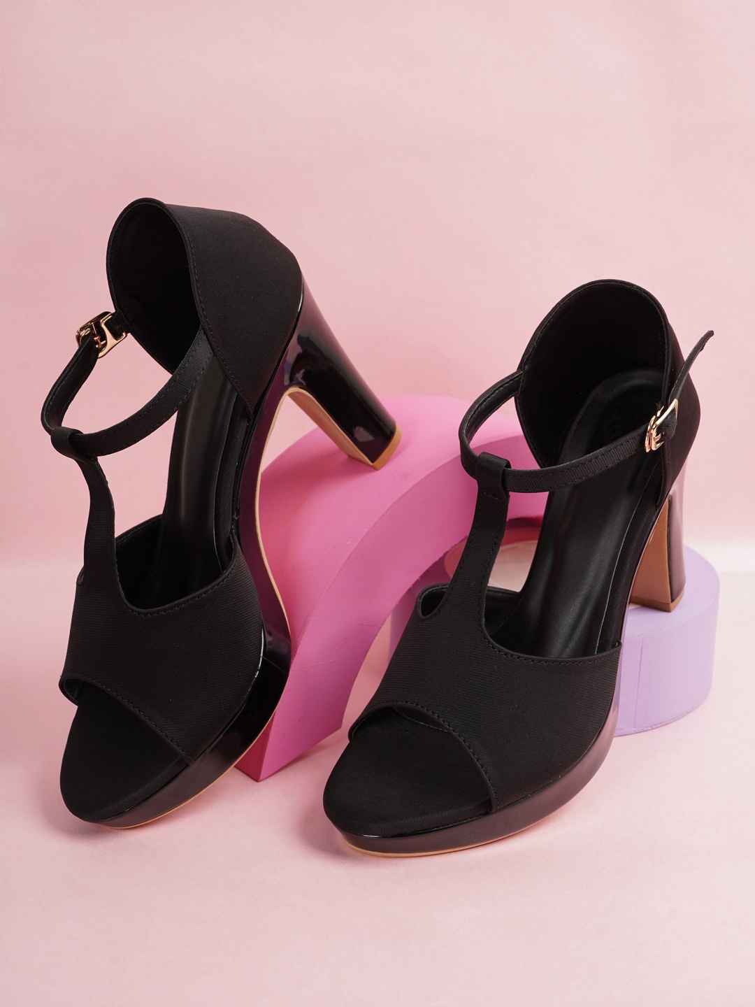 

Rubeezz Black Party High-Top Block Sandals
