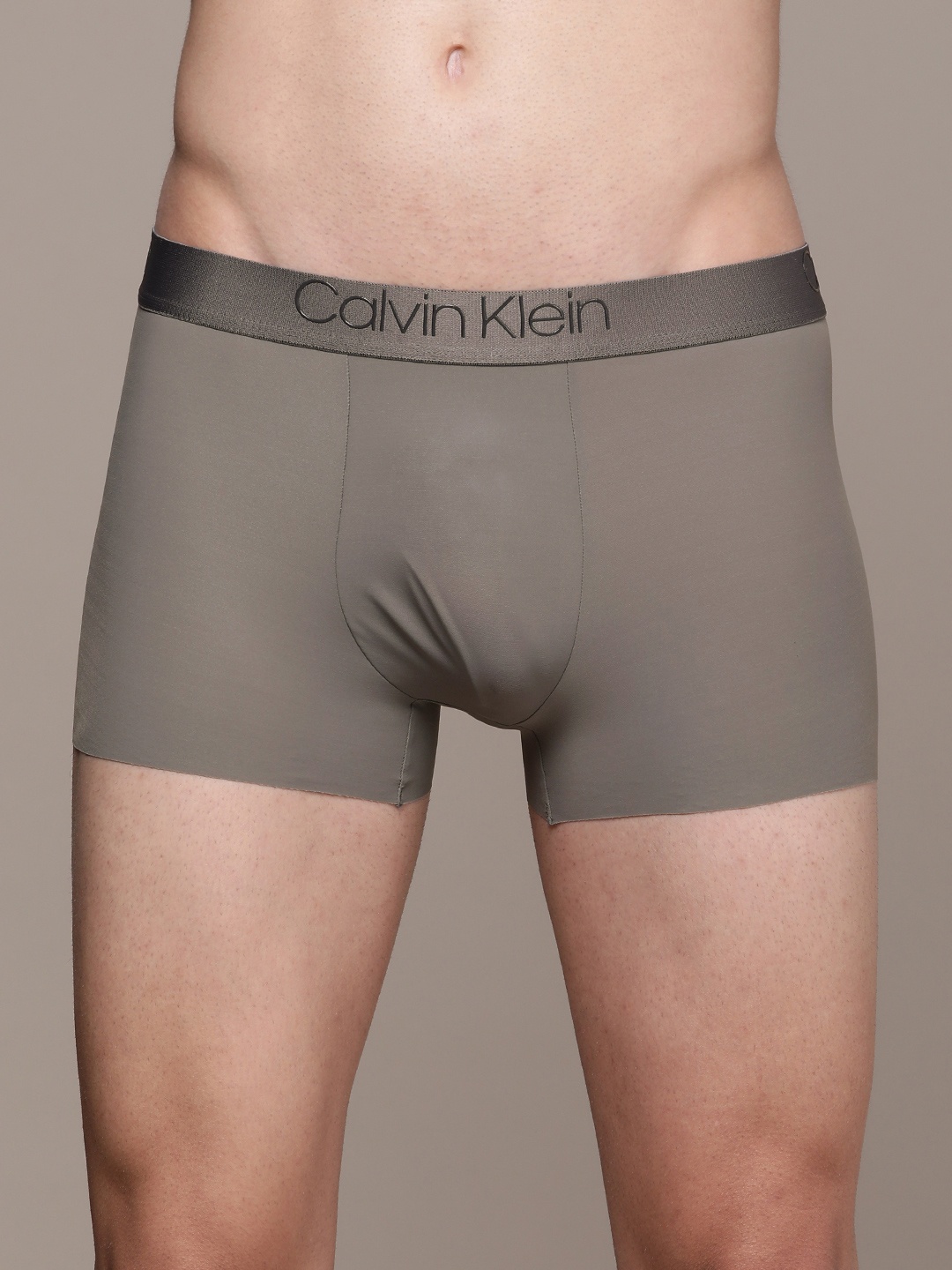 

Calvin Klein Underwear Men Grey Solid Trunks - NB30985GS