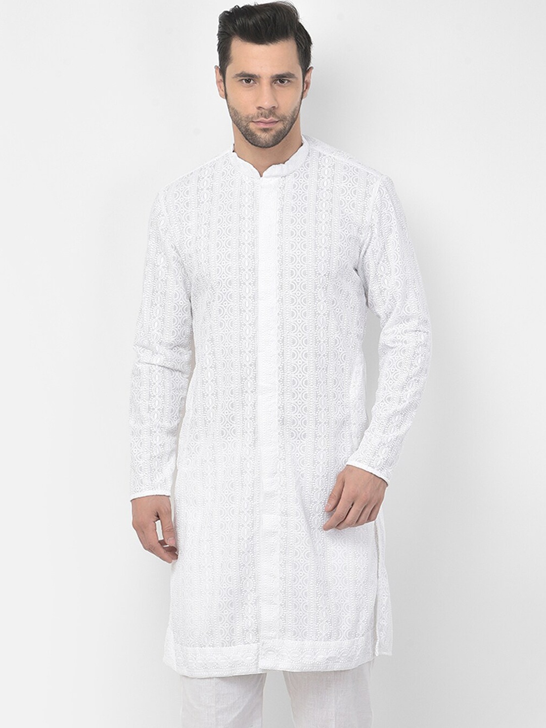 

LAMAAYA Men White Embroidered Chikankari Pure Cotton Kurta with Pyjamas