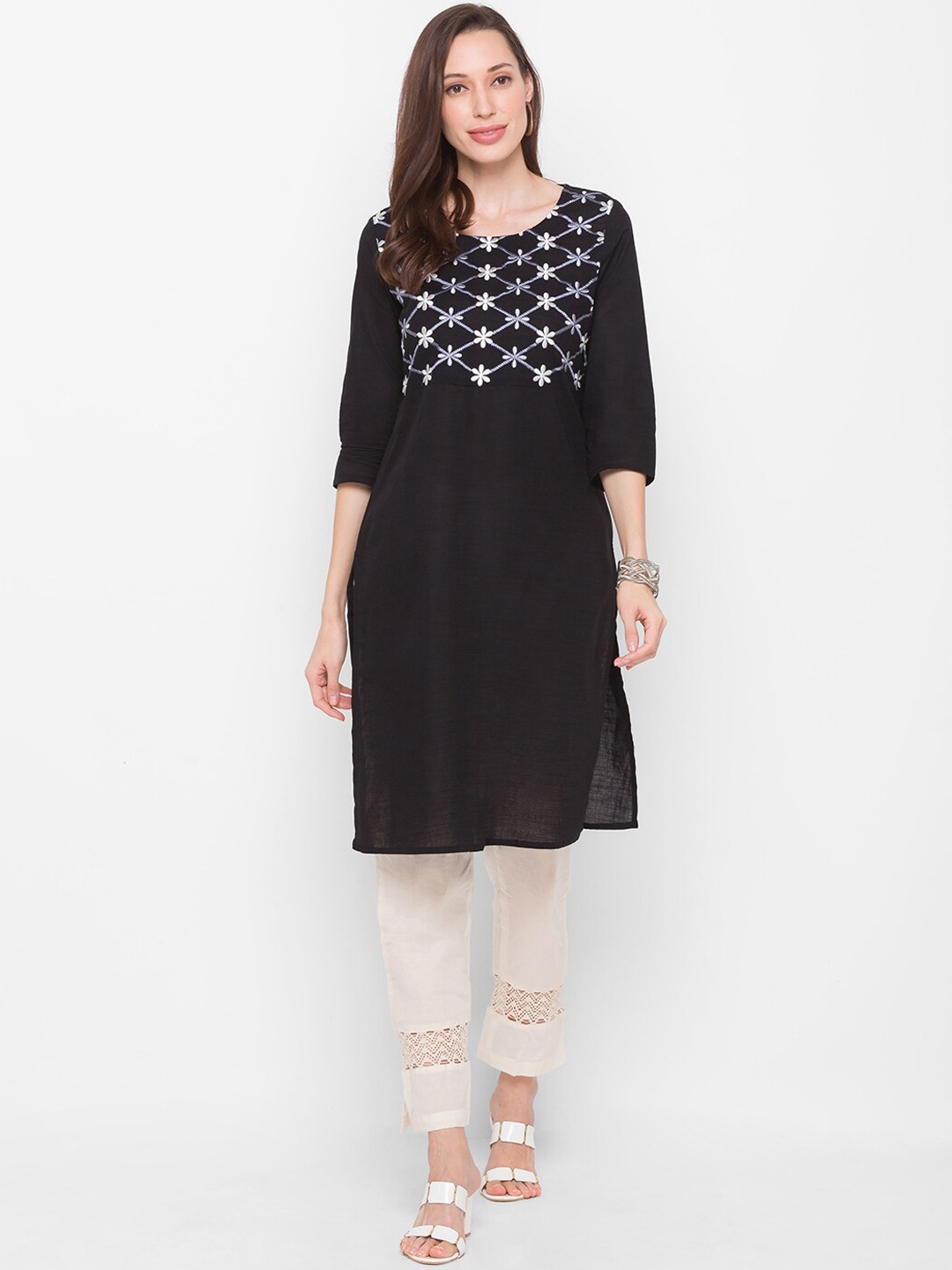

Globus Women Black Floral Embroidered Thread Work Kurta
