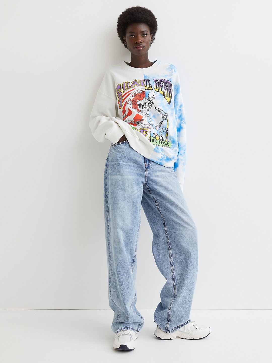 

H&M Women White & Blue Grateful Dead Printed Sweatshirt