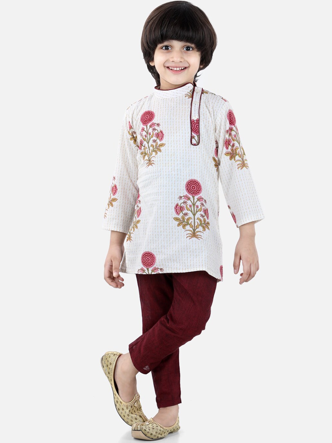 

Fairies Forever Boys Off White Floral Printed Angrakha Pure Cotton Kurta with Trousers