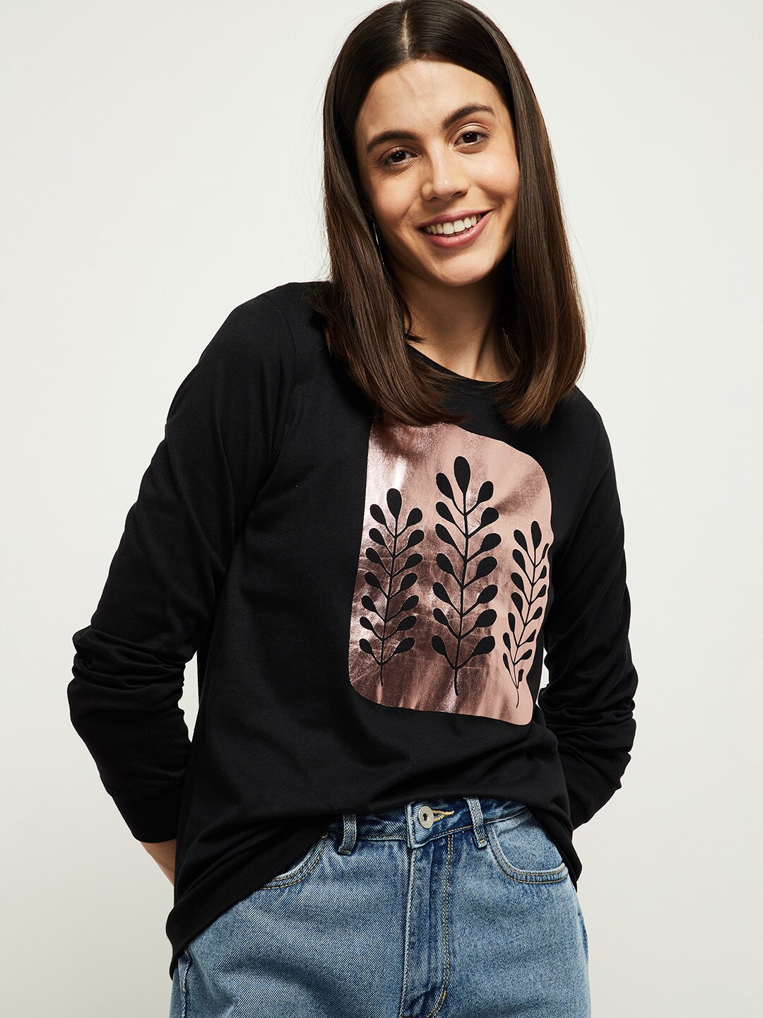 

max Women Black & Pink Floral Printed Pure Cotton T-shirt