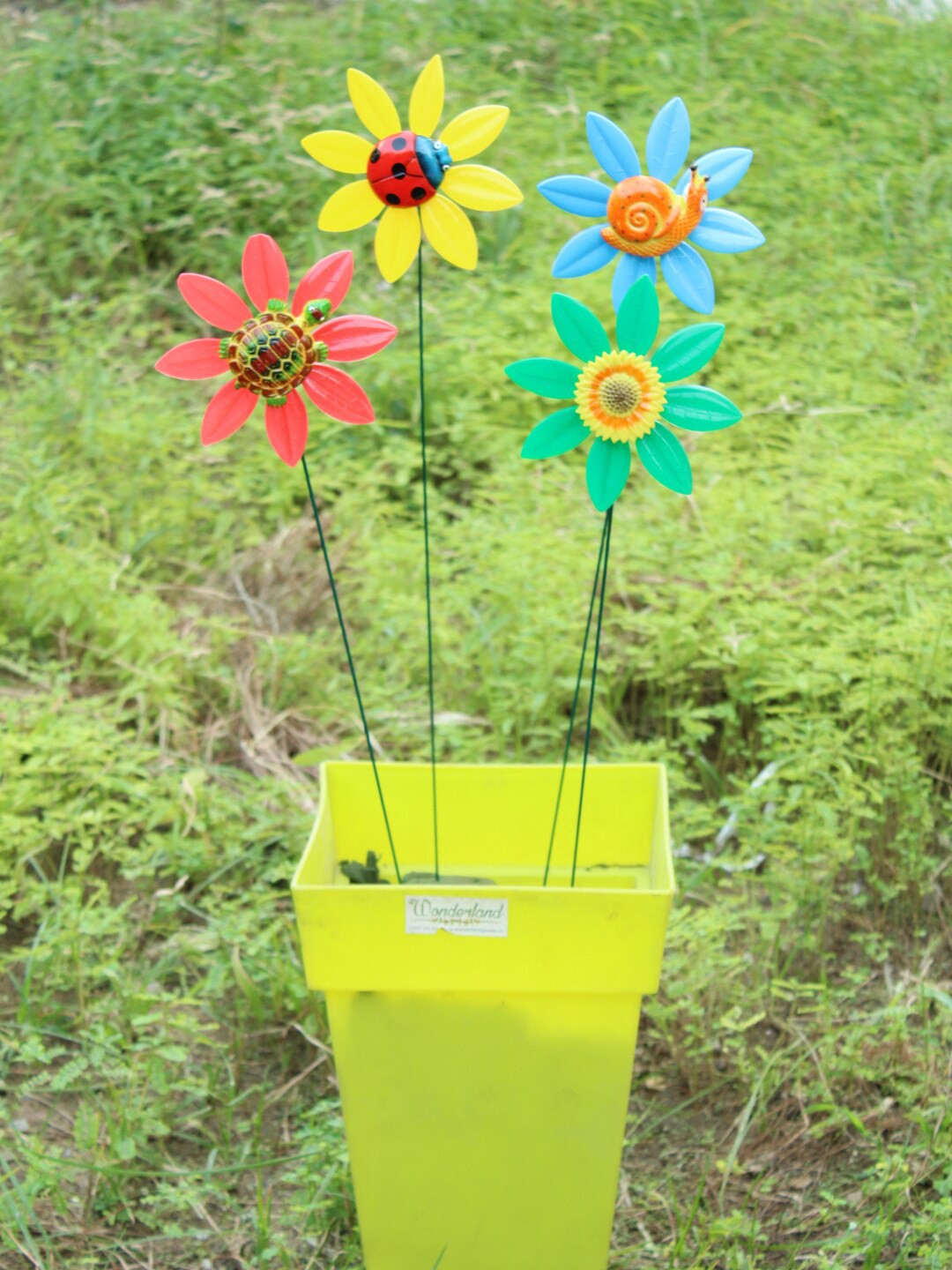

Wonderland Set of 4 Fan Flower Garden Accessories, Green