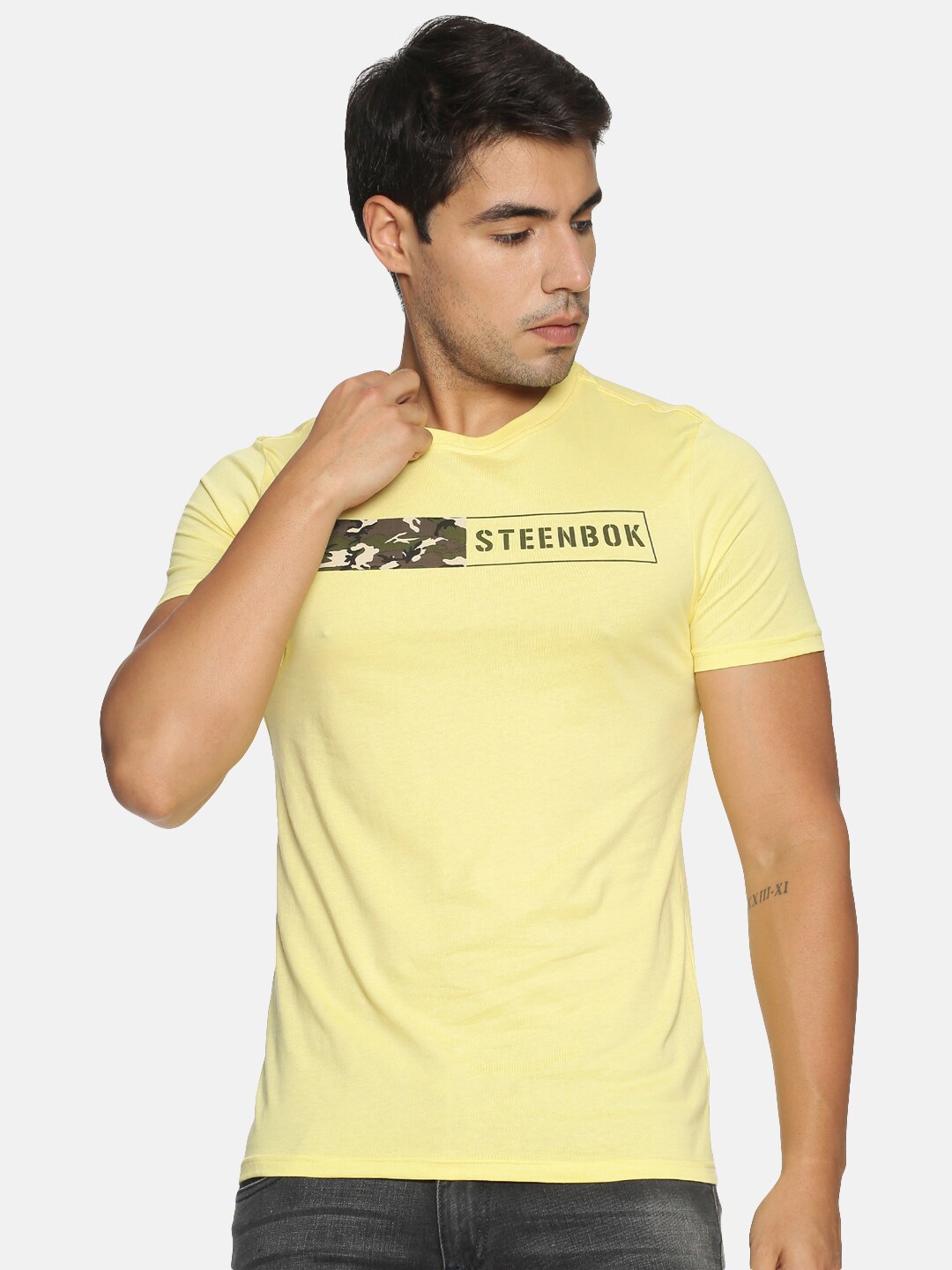 

Steenbok Men Yellow Typography Printed Pure Cotton T-shirt
