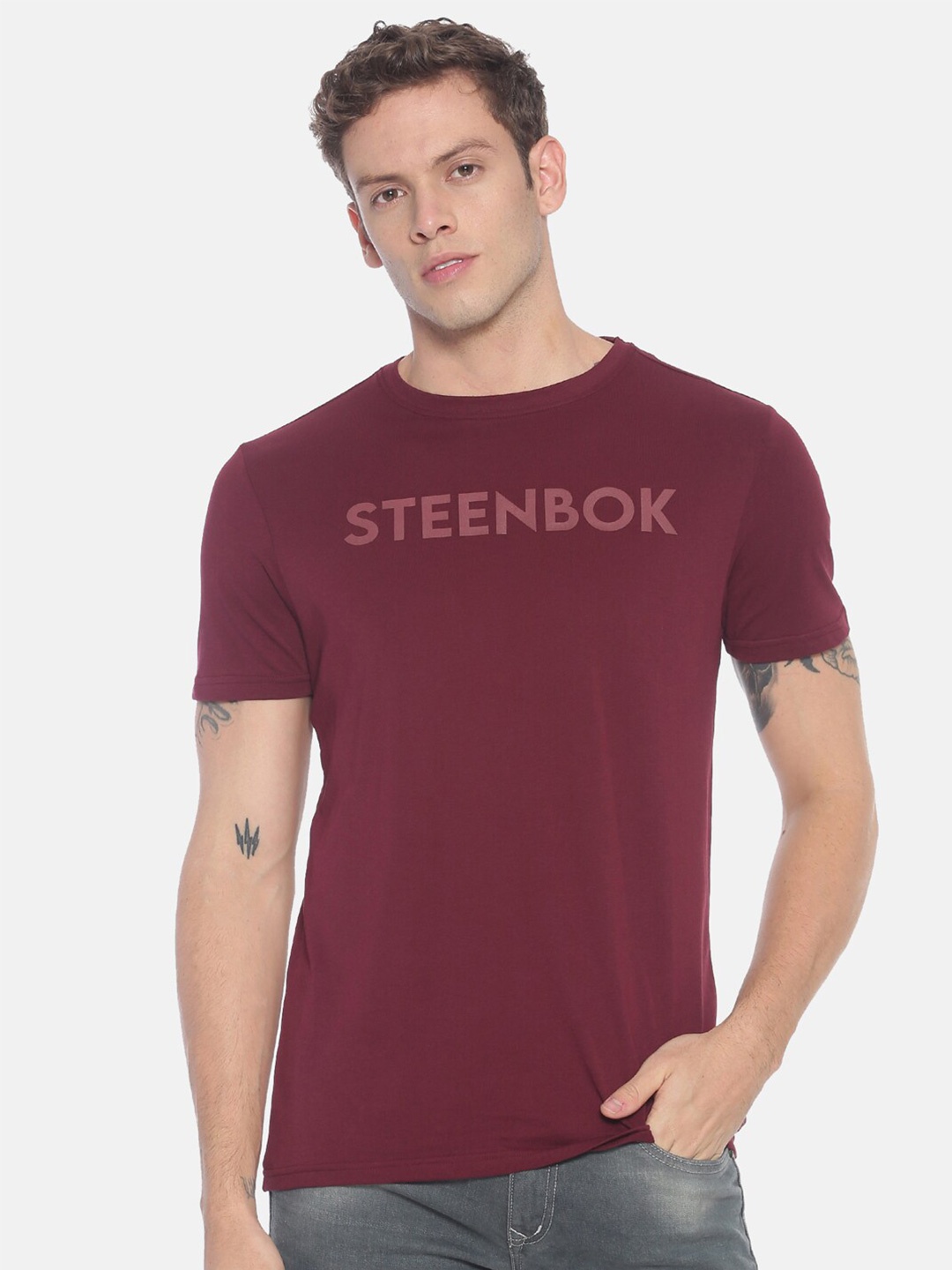 

Steenbok Men Maroon Typography Printed Pure Cotton T-shirt