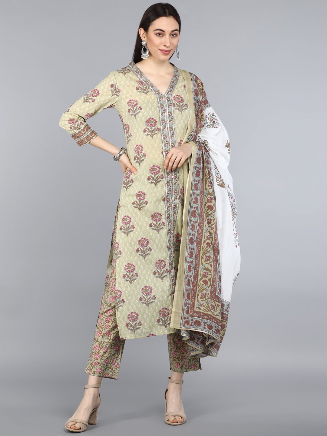 

AHIKA Women Green & Red Floral Printed Pure Cotton Kurta With Trousers & Dupatta