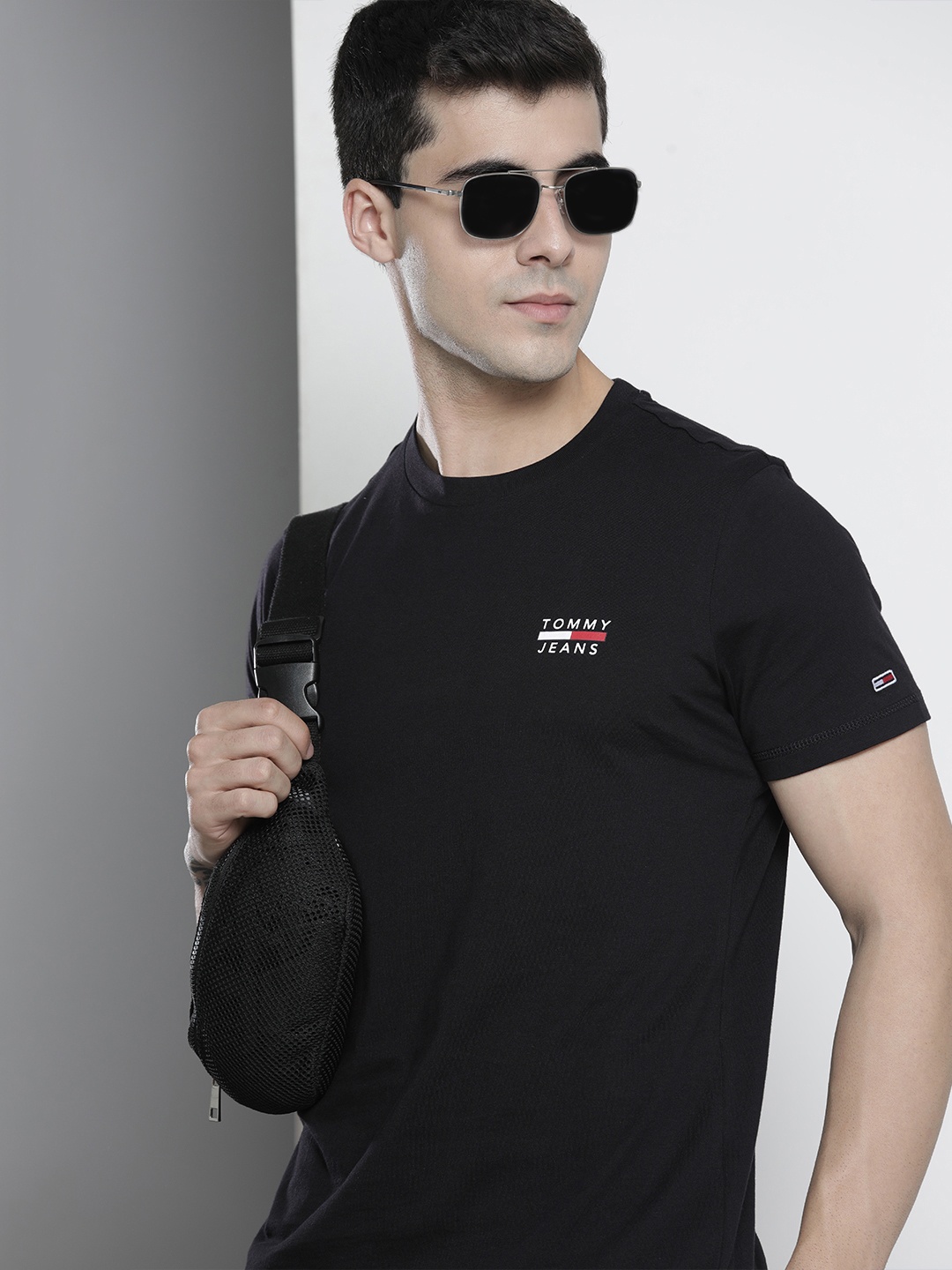 

Tommy Hilfiger Men Black Brand Logo Printed Organic Cotton Slim Fit T-shirt