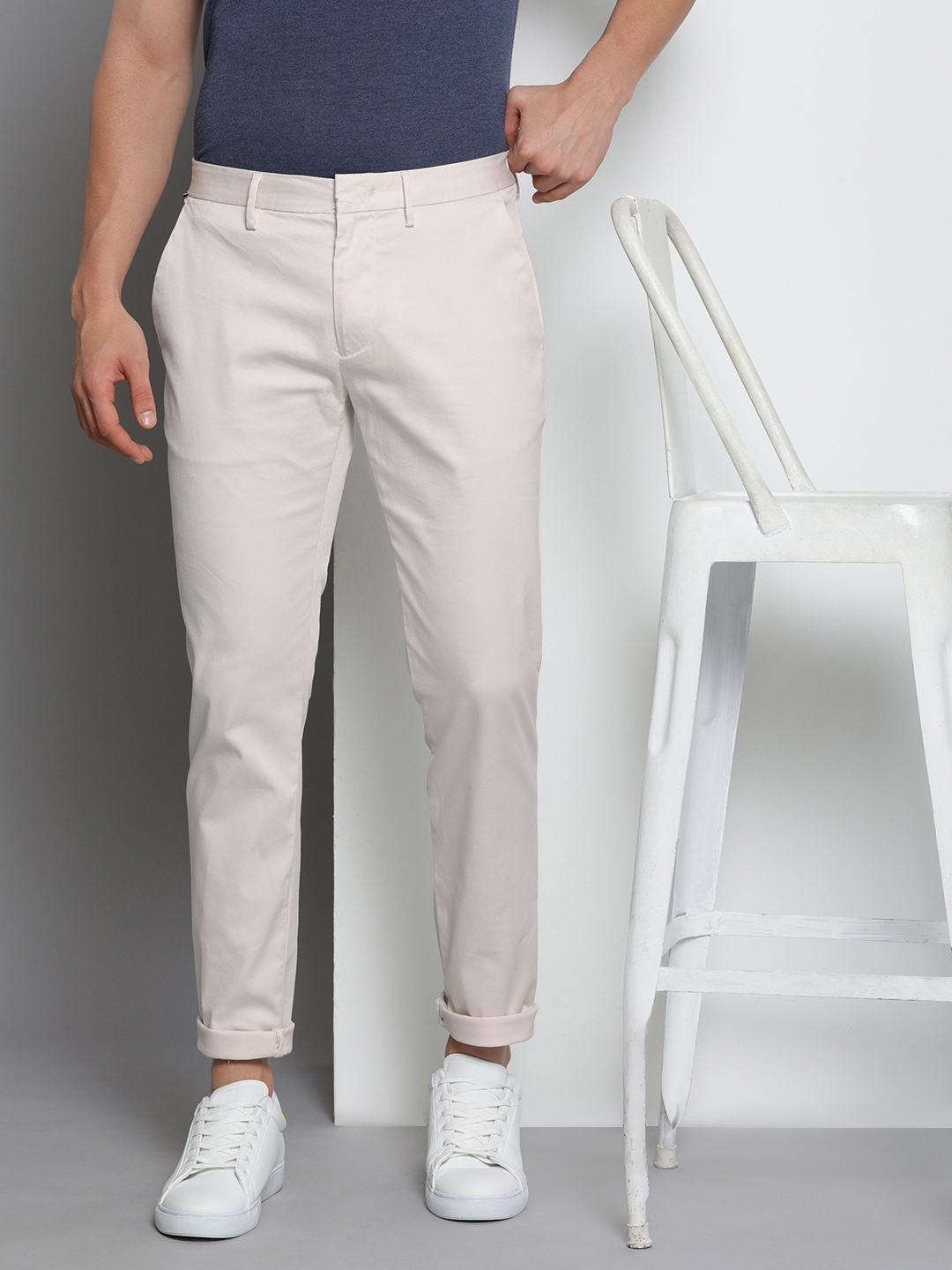 

Tommy Hilfiger Men Solid Slim Fit Regular Trousers, White