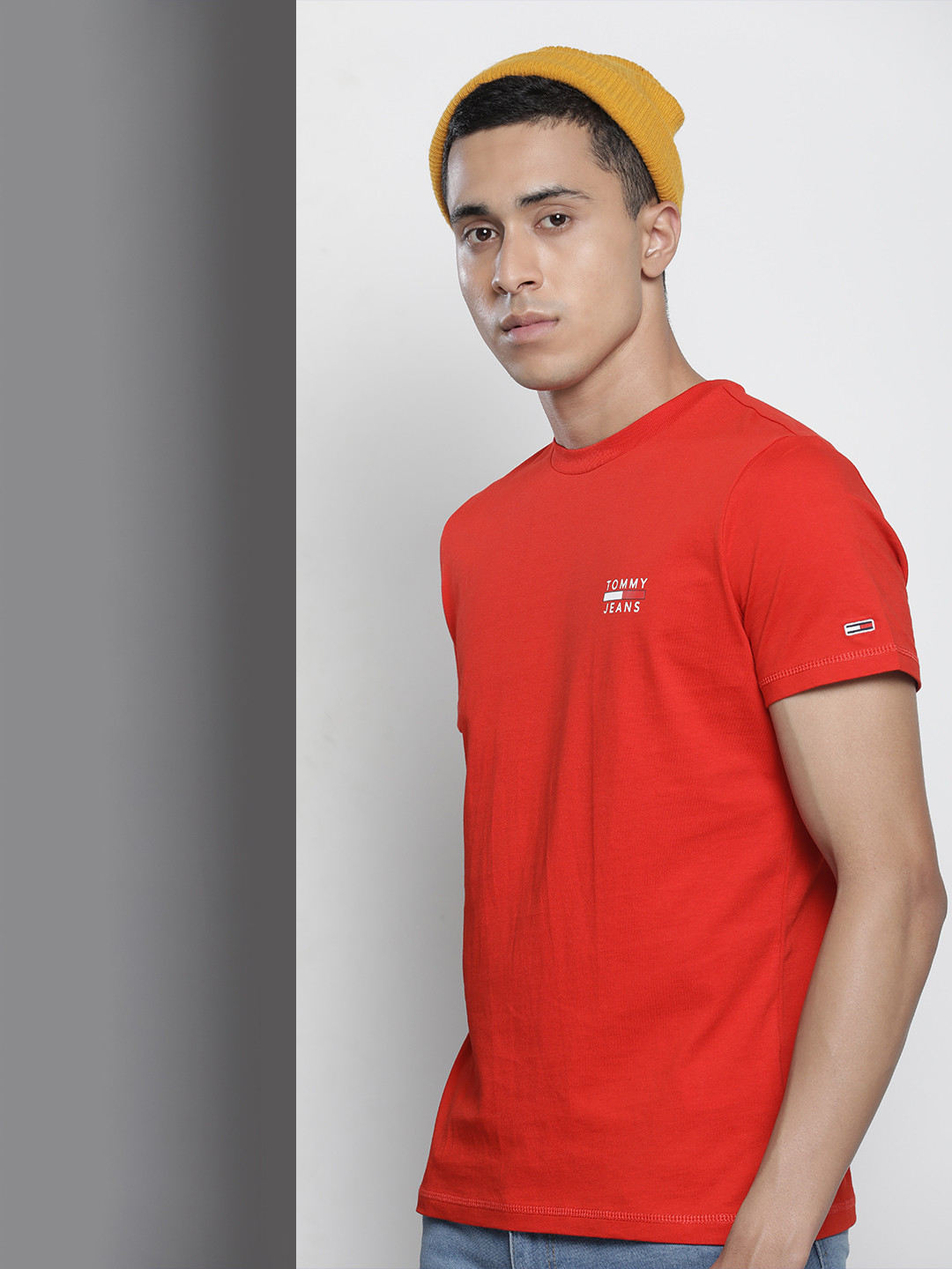 

Tommy Hilfiger Men Red Brand Logo Pure Cotton Slim Fit T-shirt