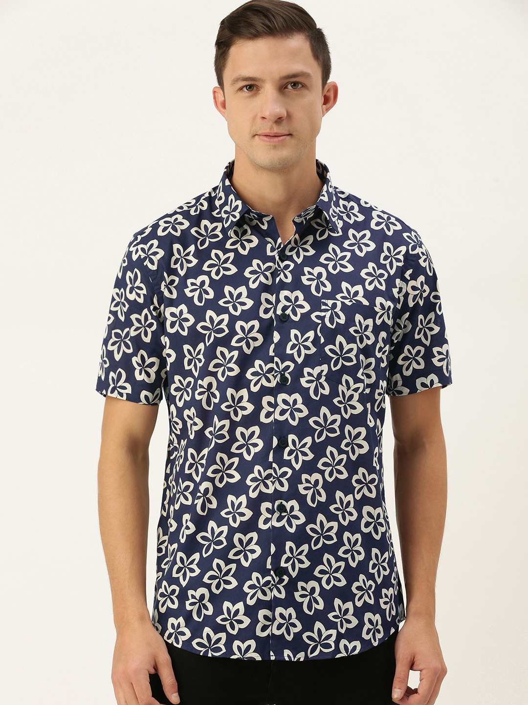 

Burnt Umber Men Navy Blue & White Pure Cotton Slim Fit Floral Printed Casual Shirt