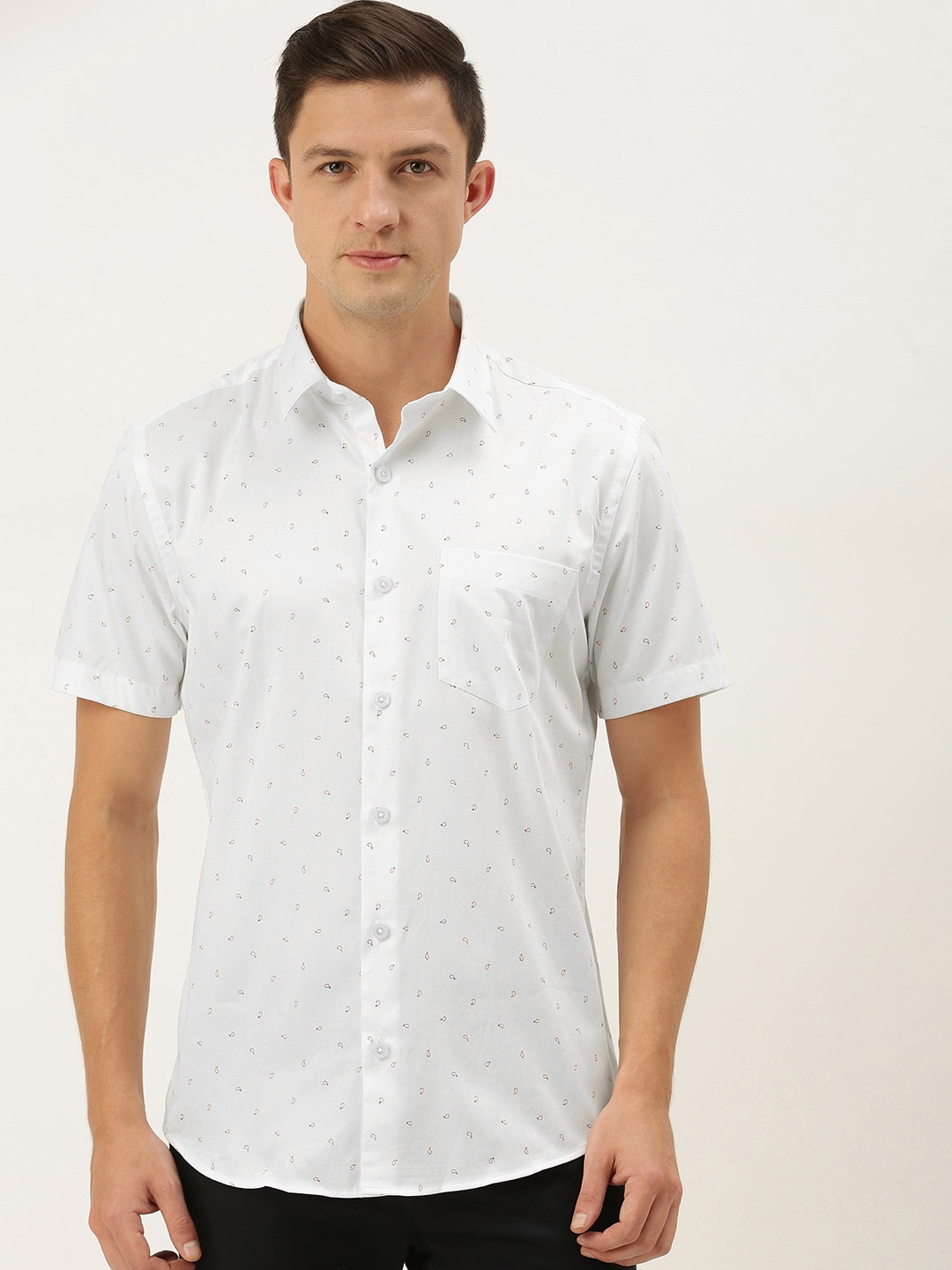 Burnt Umber Men White & Red Pure Cotton Slim Fit Printed Casual Shirt