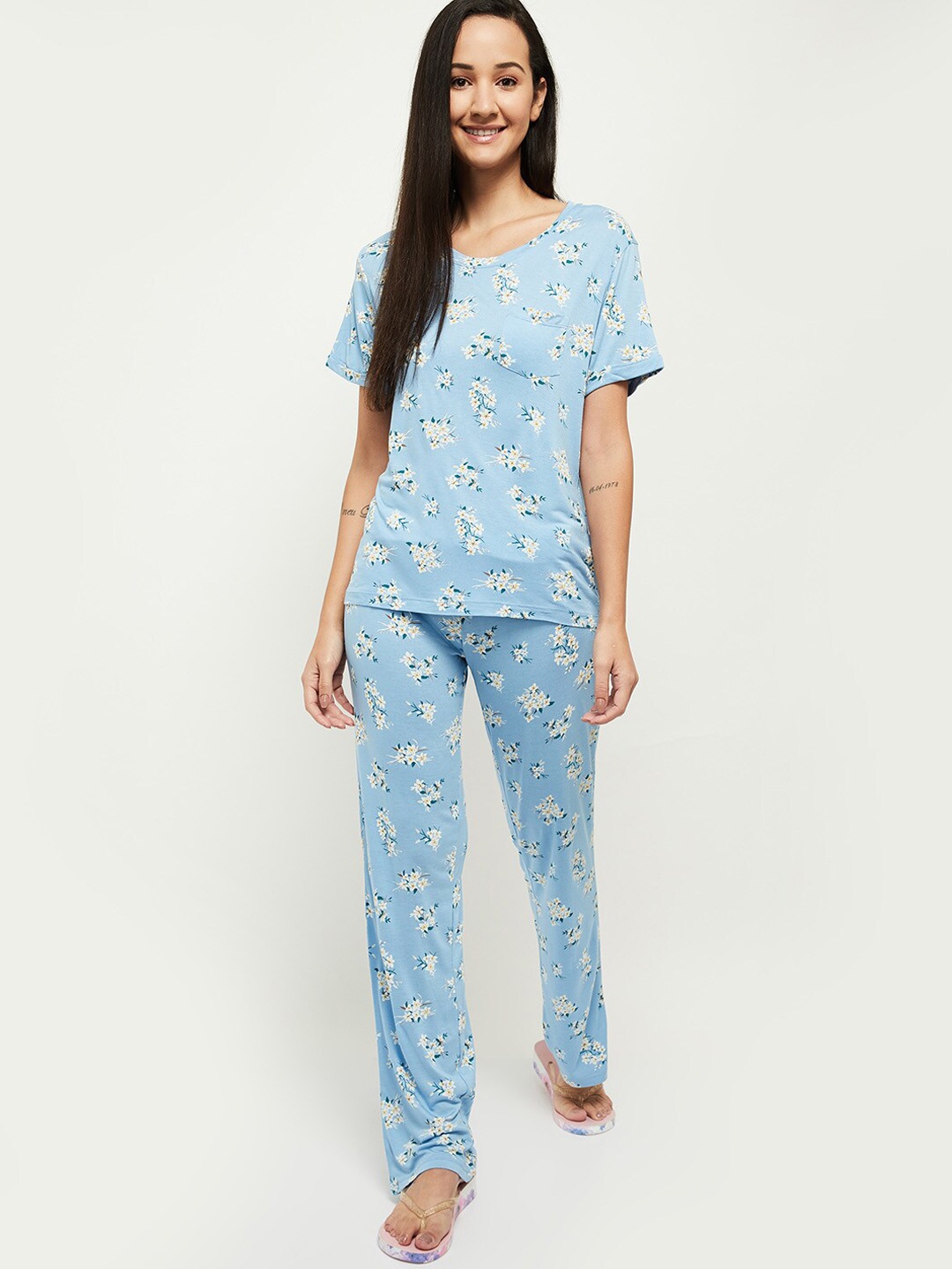 

max Women Blue & White Viscose Floral Printed Short Sleeves Night suit