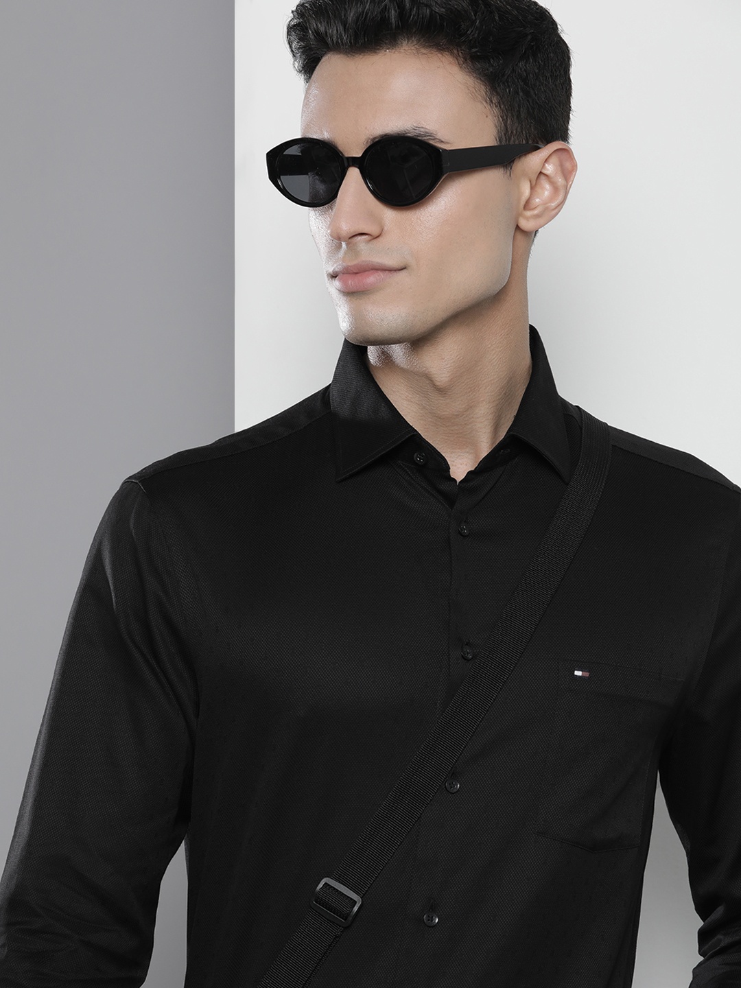 

Tommy Hilfiger Men Pure Cotton Smart Casual Shirt, Black