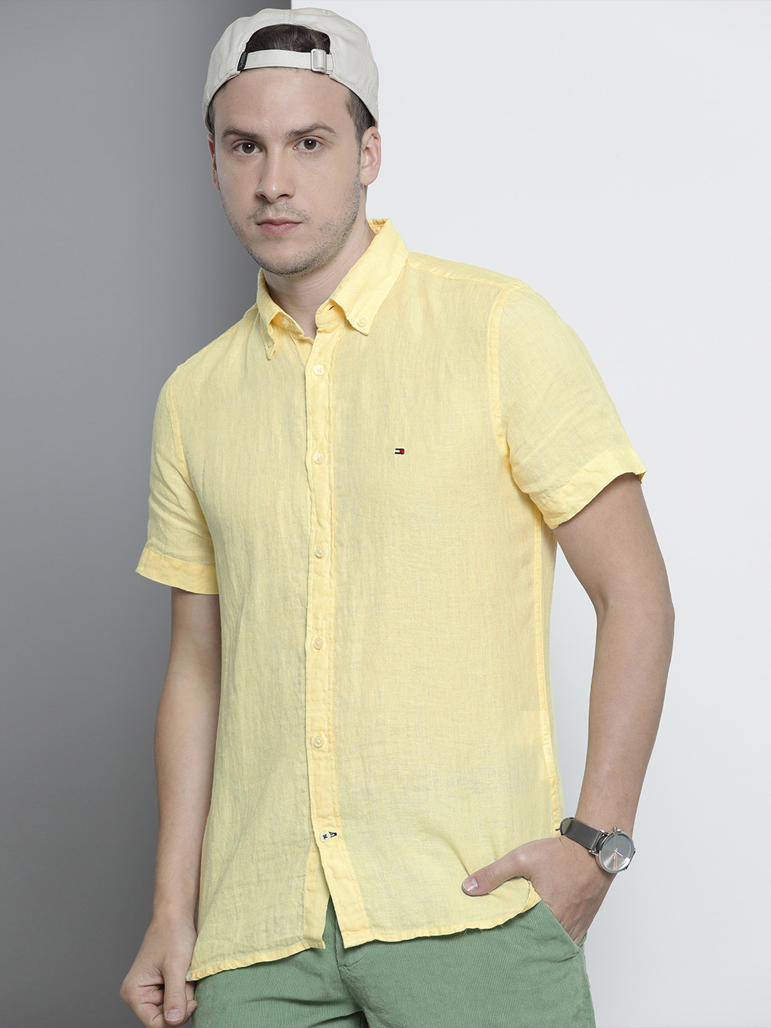 

Tommy Hilfiger Men Yellow Solid Slim Fit Linen Casual Shirt