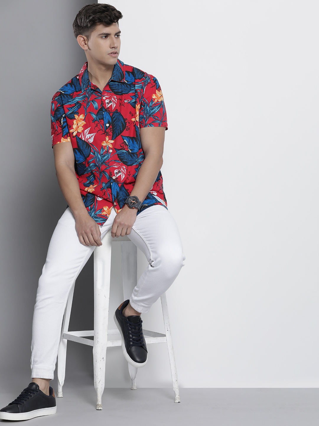 

Tommy Hilfiger Men Red Classic Fit Floral Opaque Printed Organic Cotton Casual Shirt