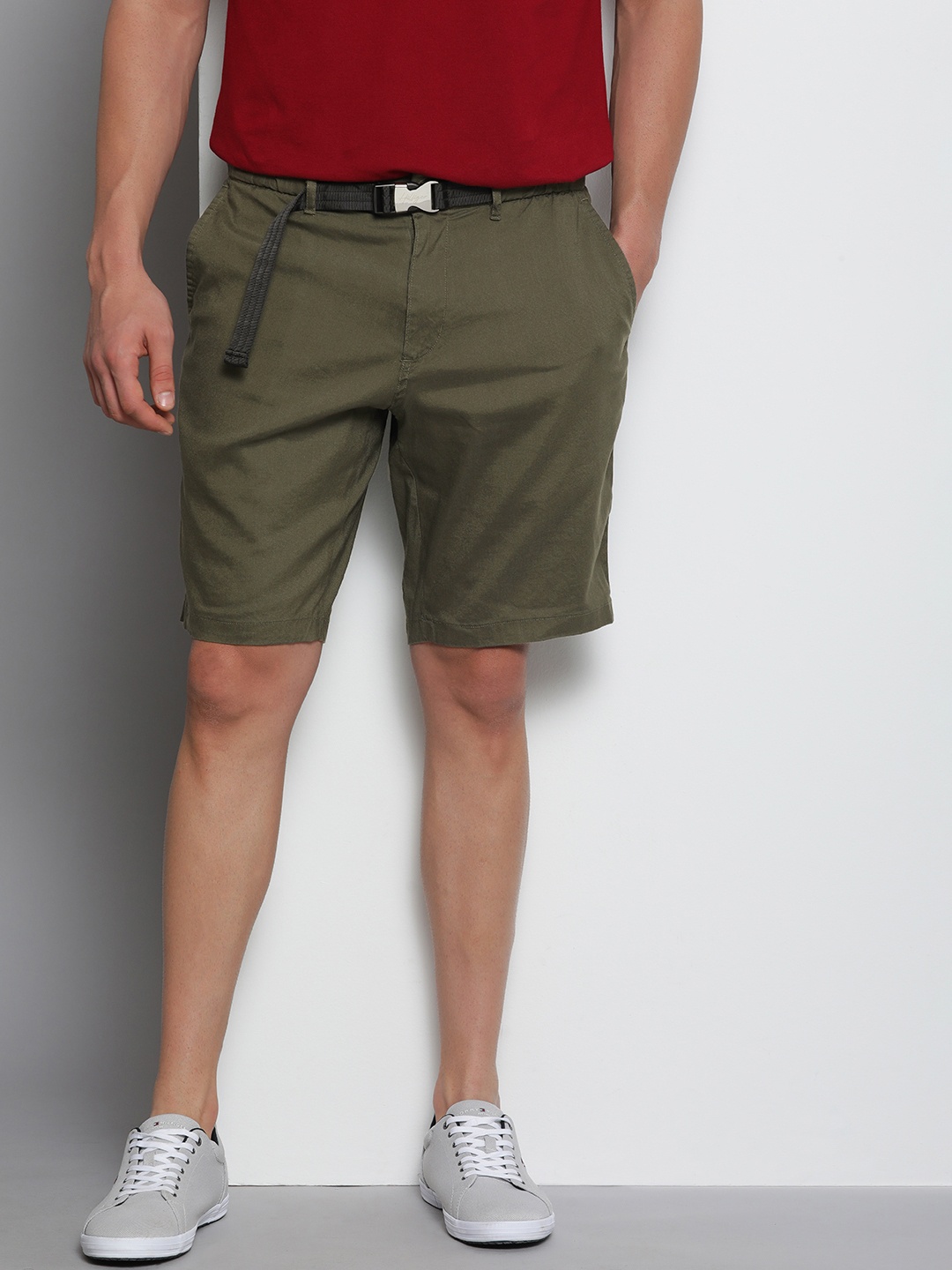 

Tommy Hilfiger Men Typography Belted Pure Cotton Shorts, Olive
