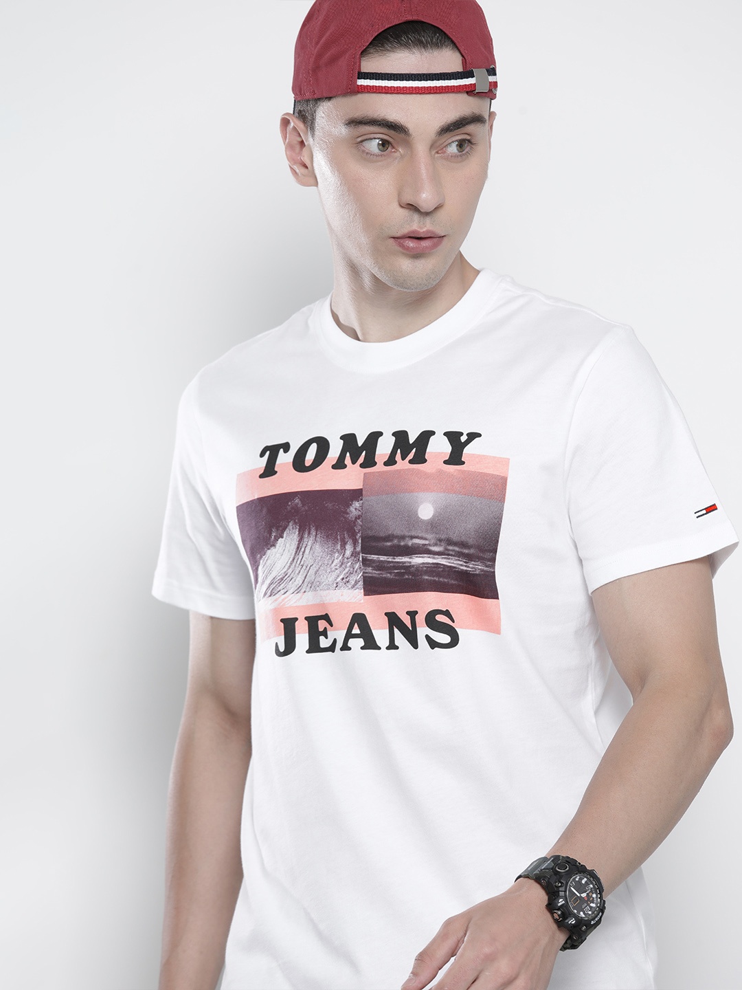 

Tommy Hilfiger Men White Graphic Printed Pure Cotton T-shirt
