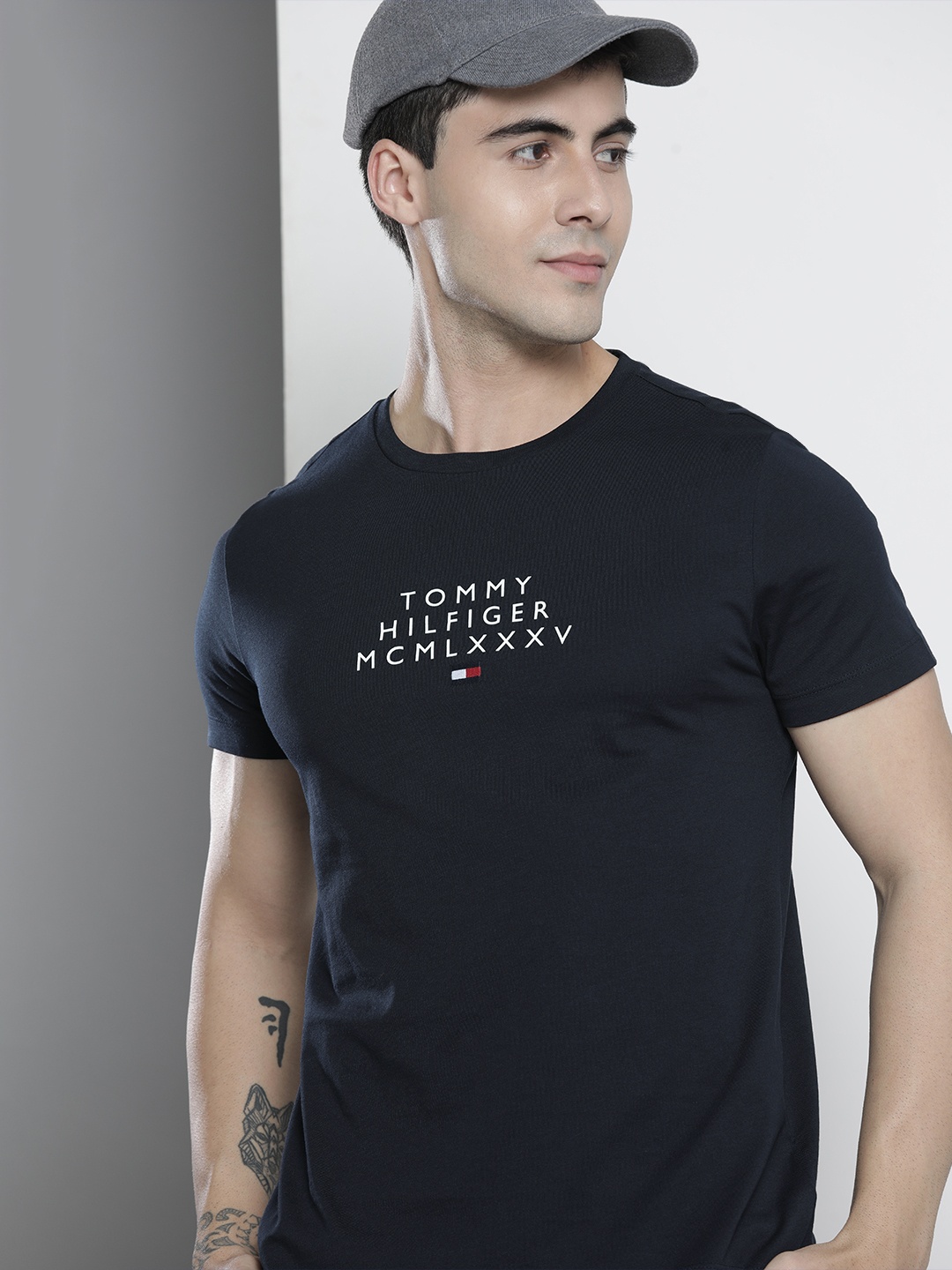 

Tommy Hilfiger Men Navy Blue Brand Logo Printed Organic Cotton T-shirt