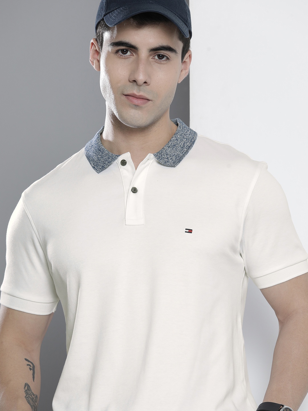 

Tommy Hilfiger Men White Polo Collar Organic Cotton T-shirt