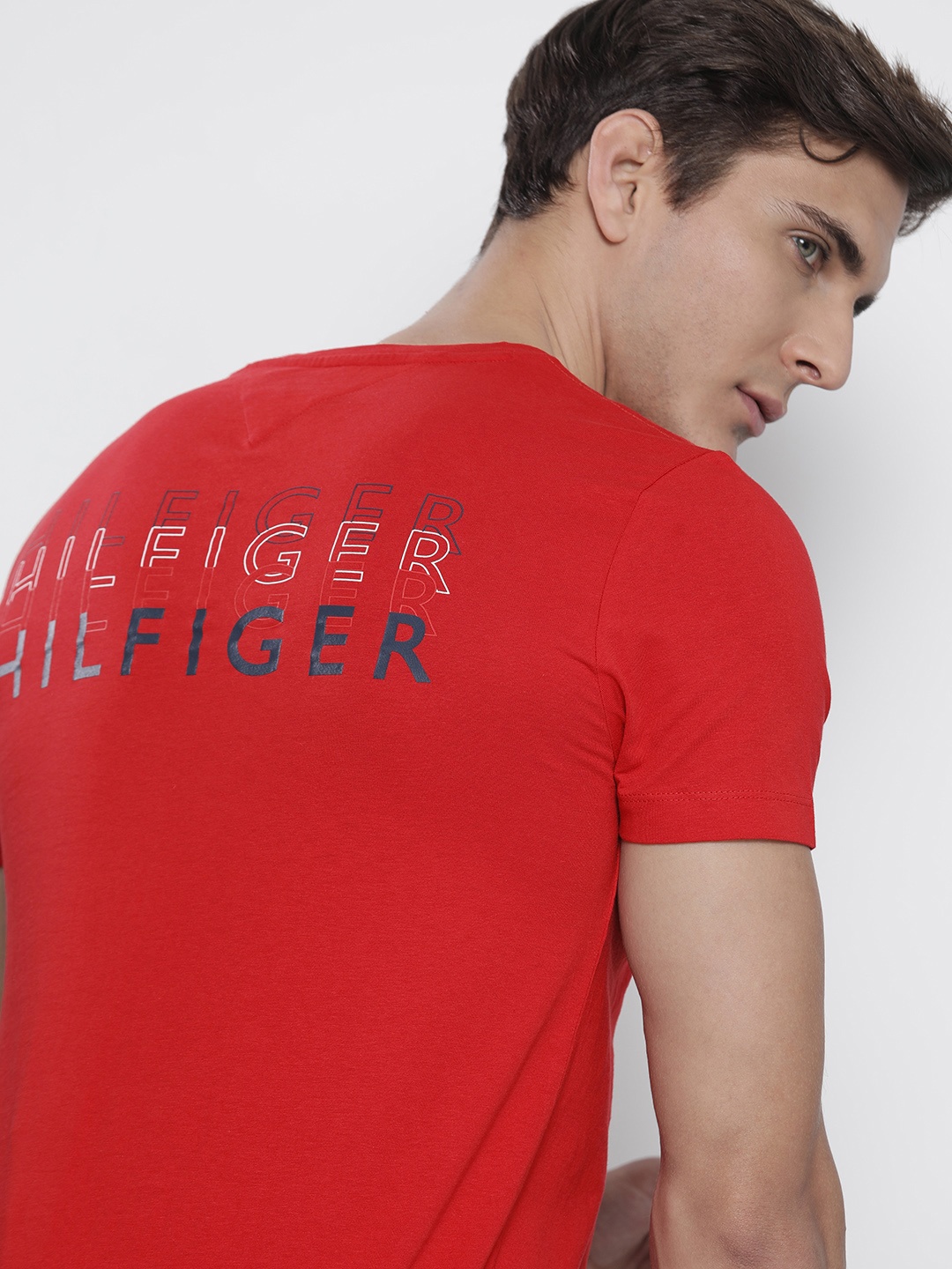 

Tommy Hilfiger Men Red Solid Pure Cotton T-shirt
