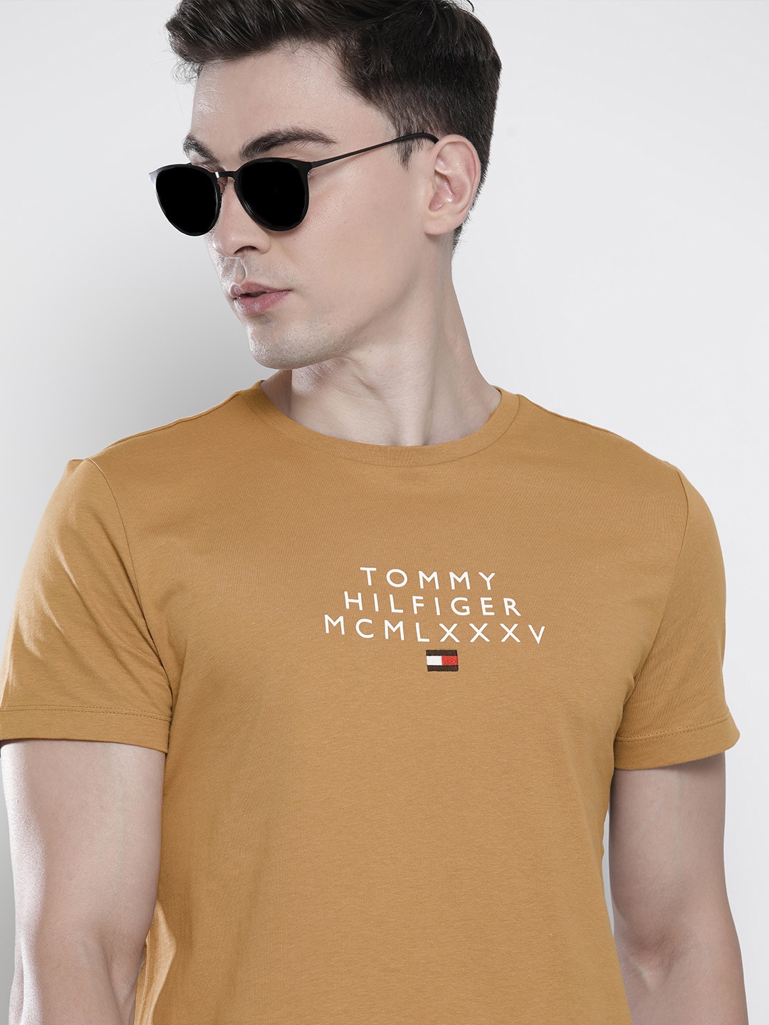 

Tommy Hilfiger Men Basket Brown Brand Logo Rubber Print Embroidered Pure Cotton T-shirt