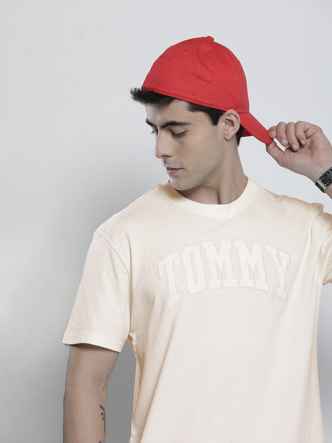 

Tommy Hilfiger Men Cream-Coloured Printed Organic Cotton T-shirt