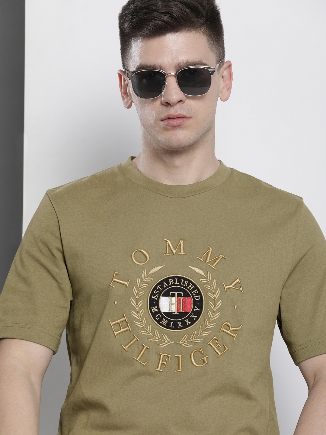 

Tommy Hilfiger Men Khaki Brand Logo Embroidered Pure Organic Cotton T-shirt