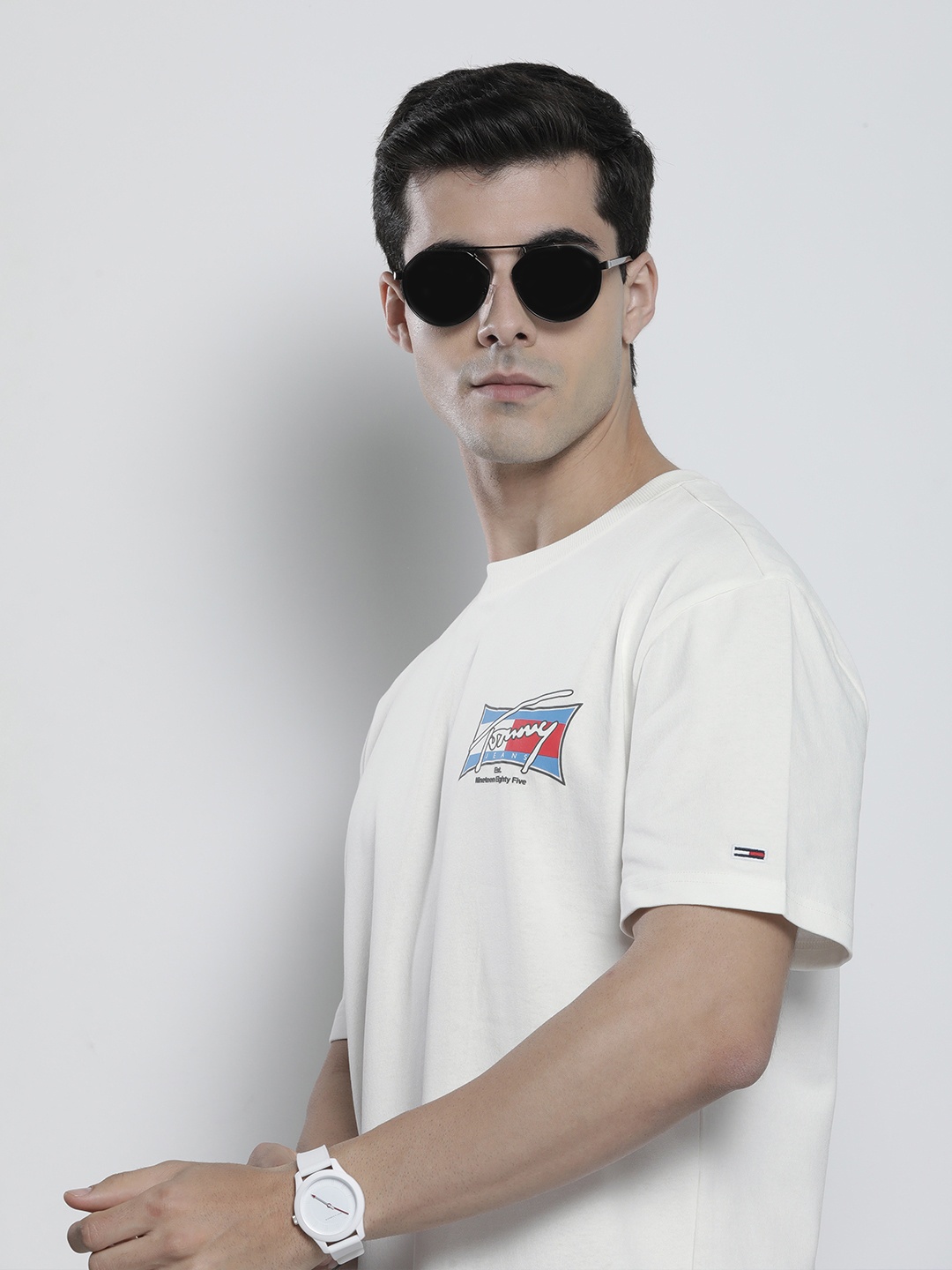 

Tommy Hilfiger Men White & Blue Printed Extended Sleeves T-shirt