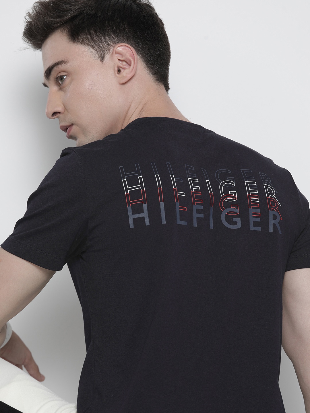 

Tommy Hilfiger Men Navy Blue & White Brand Logo Printed Organic Cotton T-shirt
