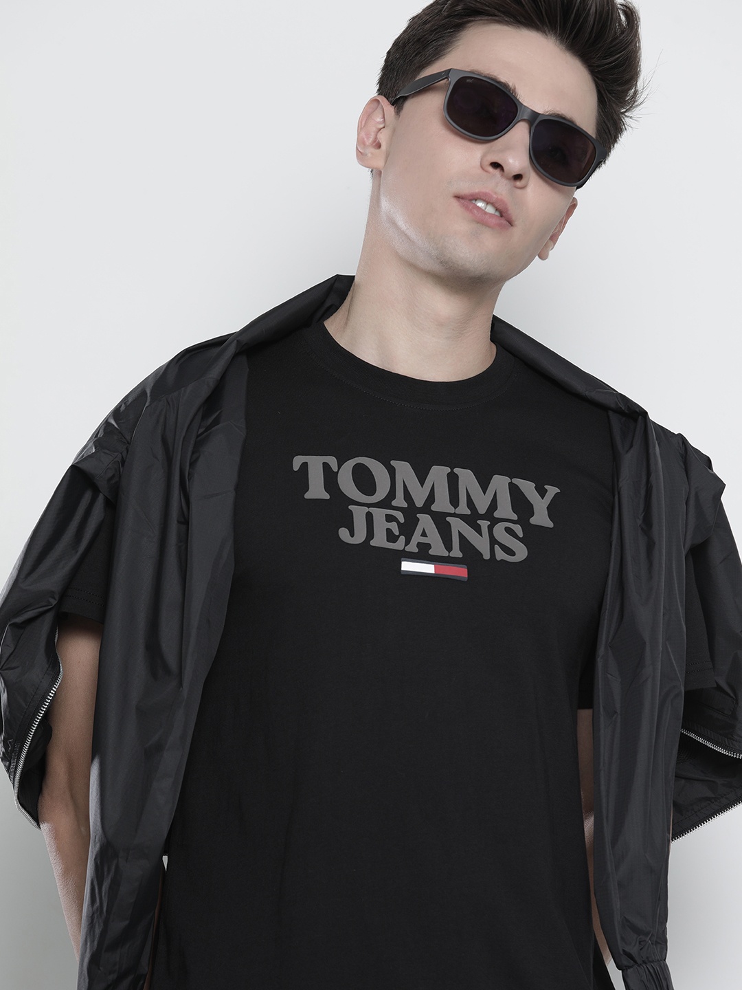 

Tommy Hilfiger Men Black Brand Logo Printed Pure Cotton T-shirt