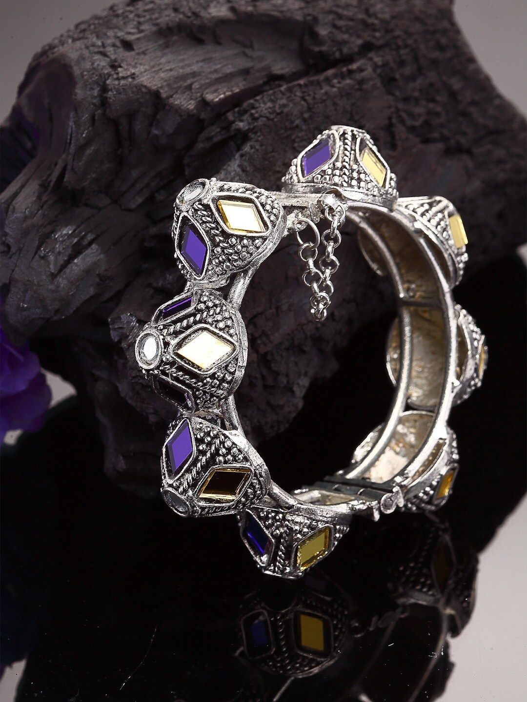 

Moedbuille Women Silver-Toned & Blue Brass Crystals Mirror Silver-Plated Cuff Bracelet