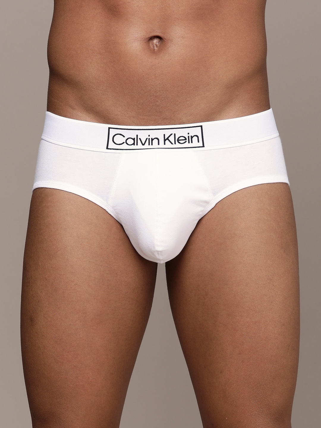 

Calvin Klein Underwear Men White Solid Hipster Briefs NB3082100