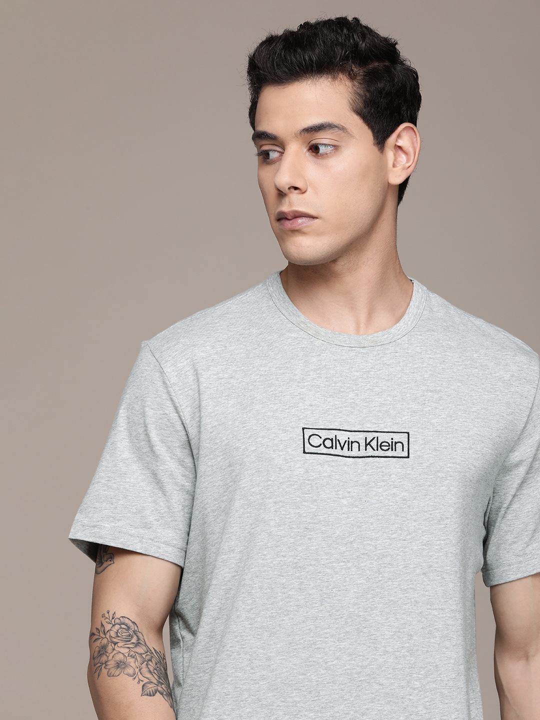 

Calvin Klein Underwear Men Grey Brand Logo Printed Round Neck Lounge T-Shirt