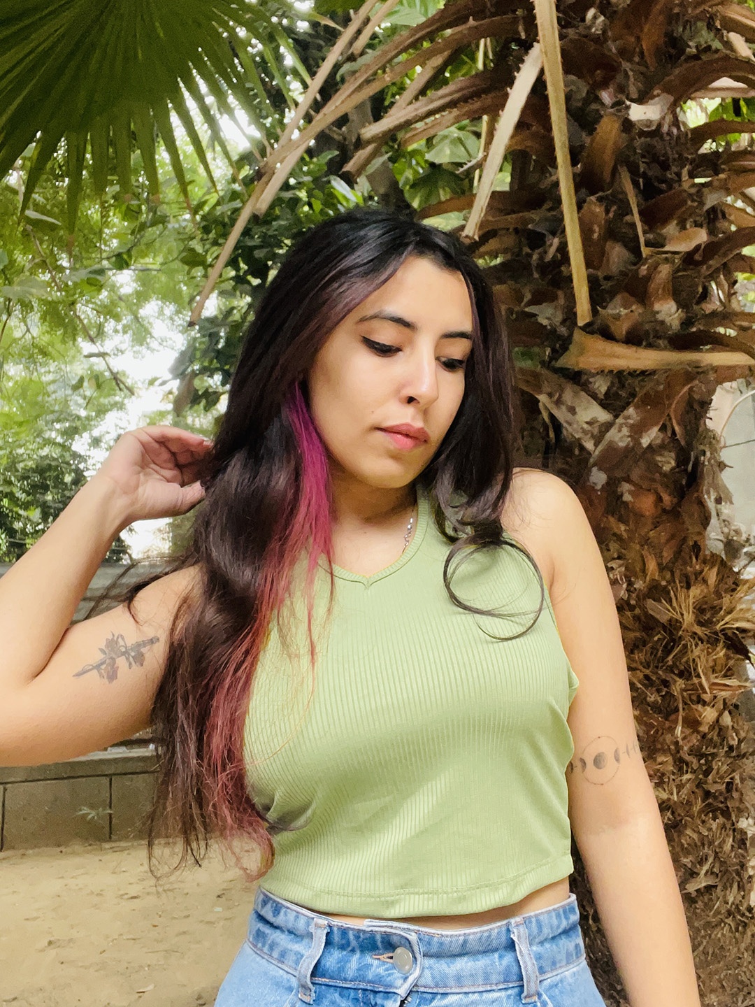 

Tokyo Talkies Woman Green Halter Neck Top