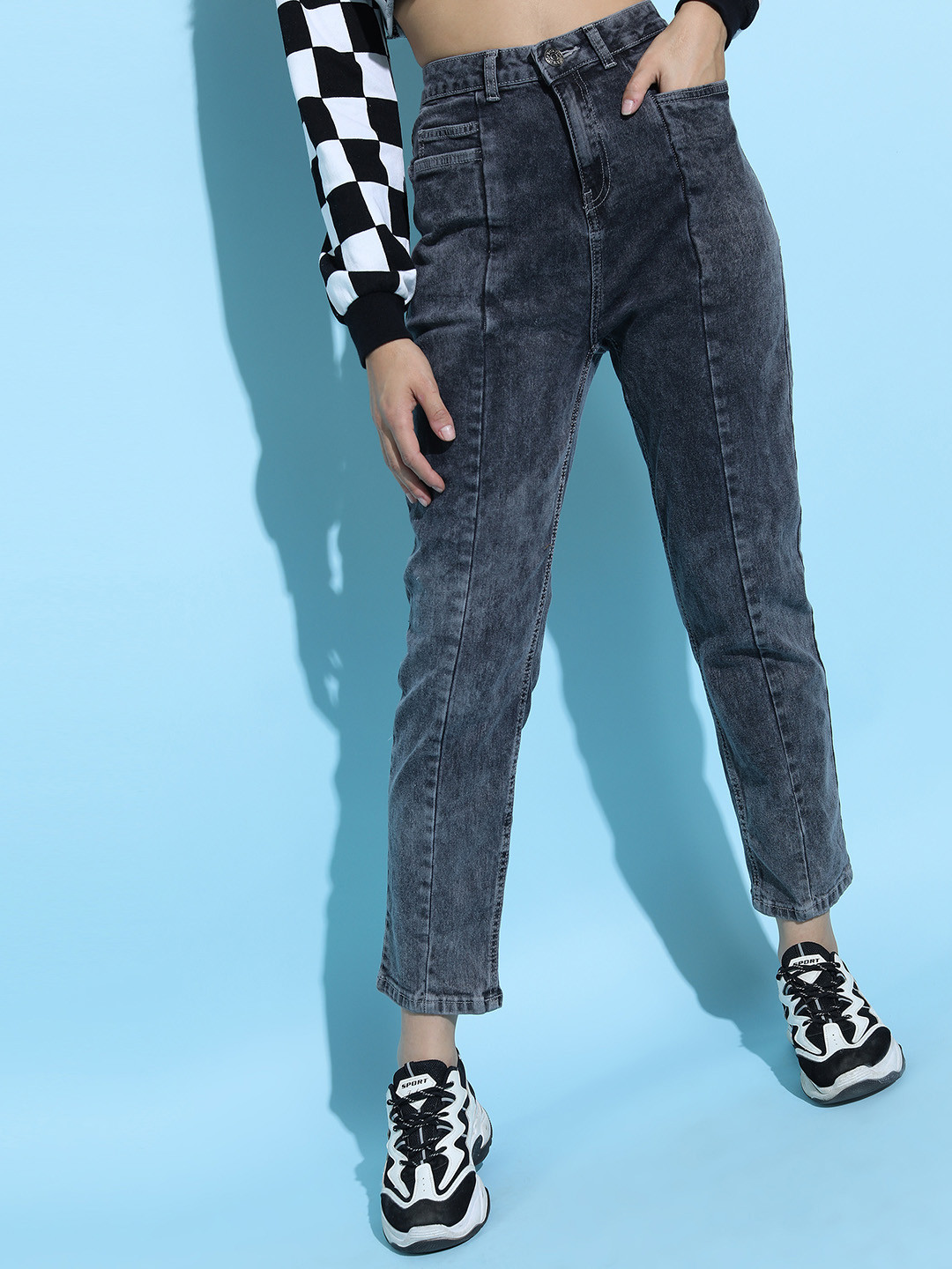 

Tokyo Talkies Women Grey Straight Fit Heavy Fade Stretchable Jeans