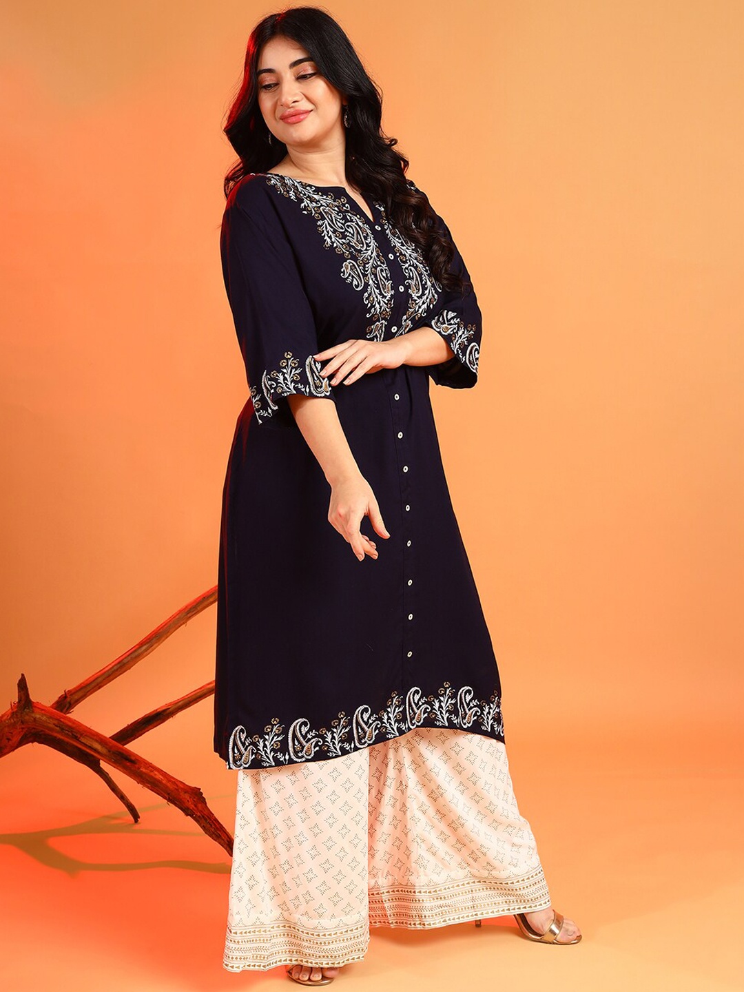 

Instafab Plus Women Plus Size Navy Blue Floral Printed Pure Cotton Kurta with Palazzos