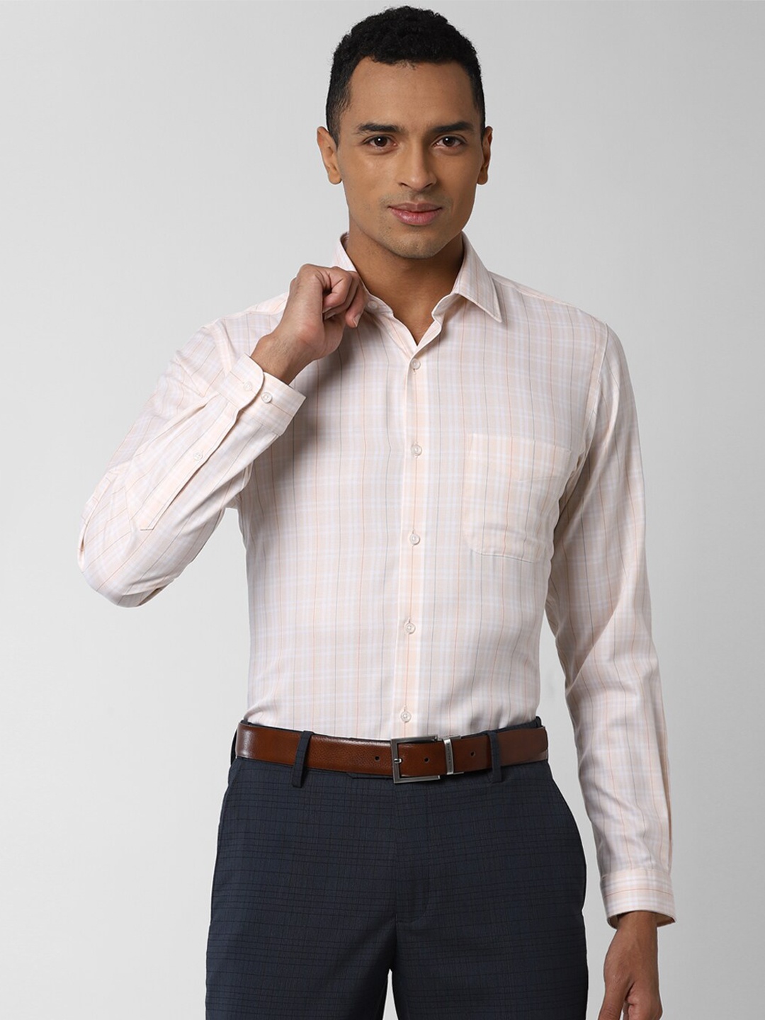 

Peter England Men Peach-Coloured Checked Slim Fit Formal Shirt