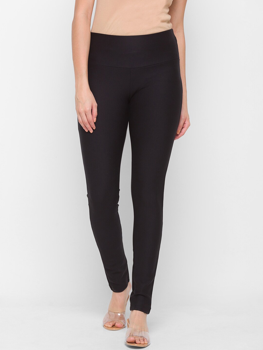 

Globus Women Black Solid Tregging