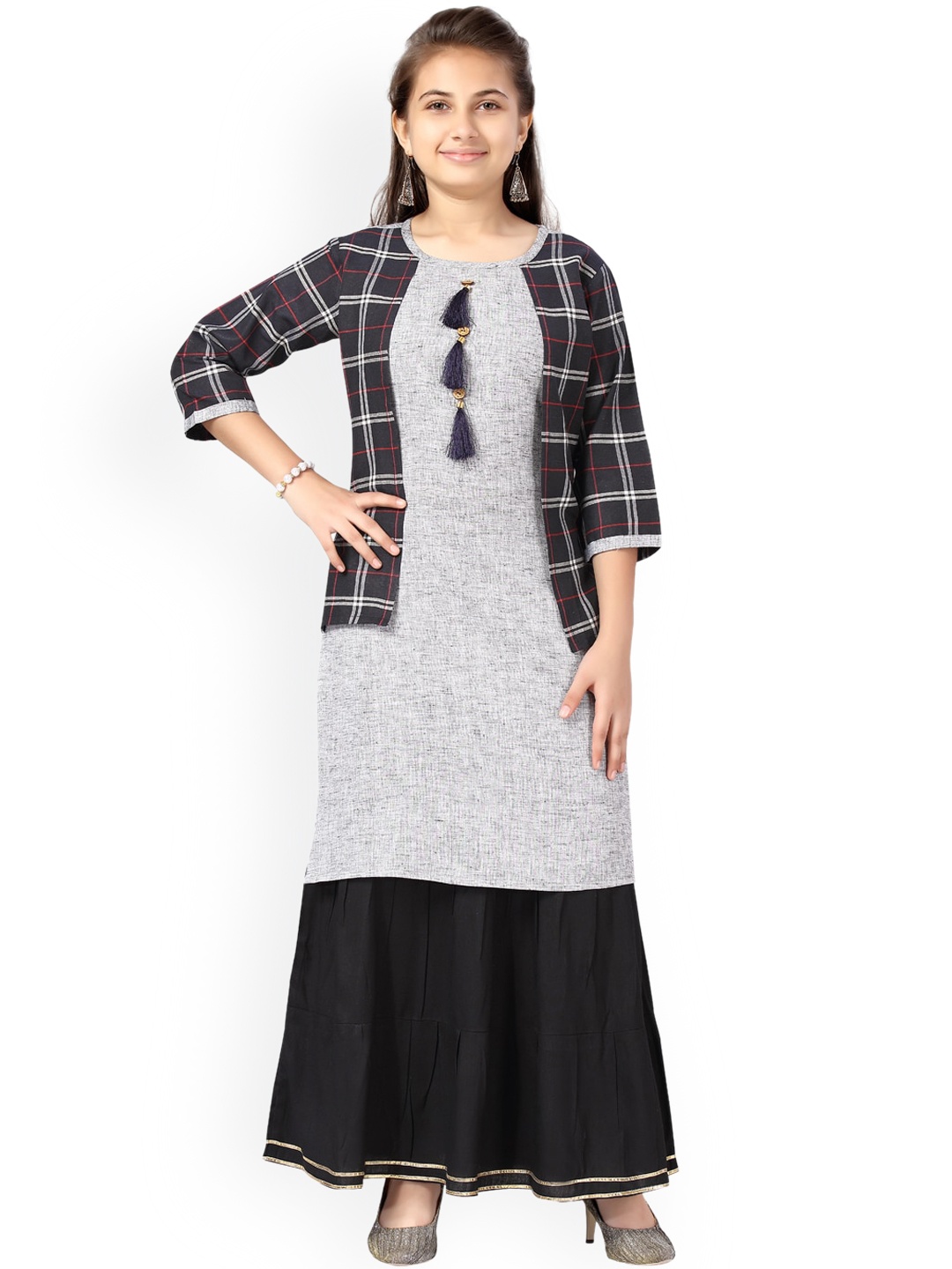 

Aarika Girls Navy Blue Pure Cotton Kurta with Skirt