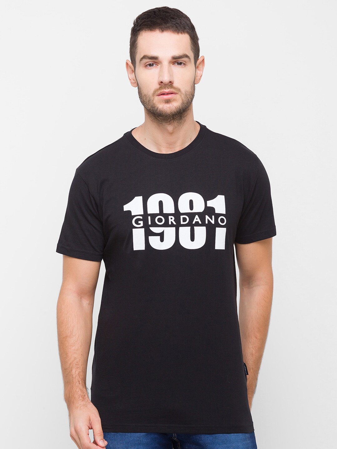

GIORDANO Men Black Typography Printed Slim Fit T-shirt