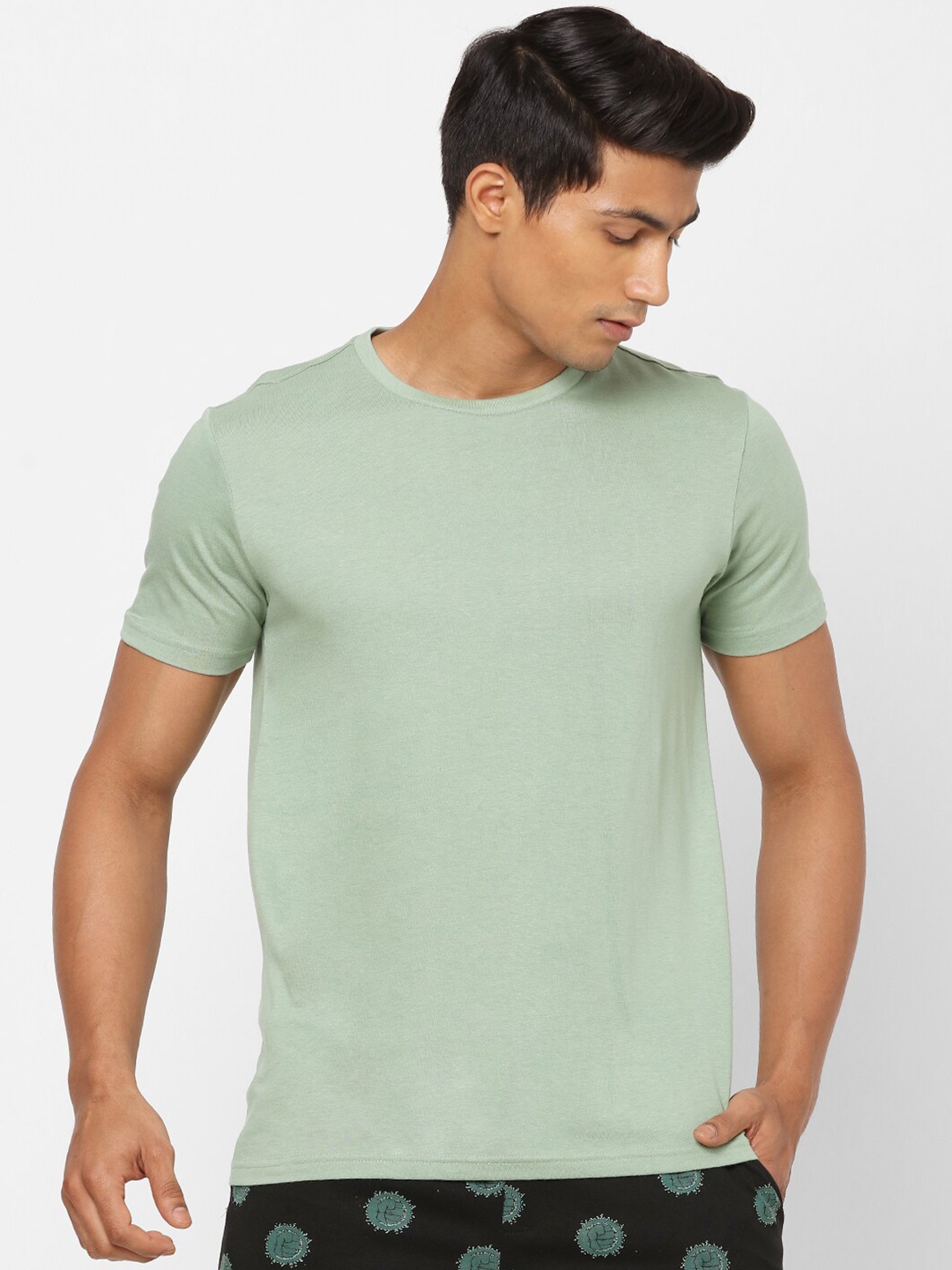 

Ajile by Pantaloons Men Green Slim Fit T-shirt