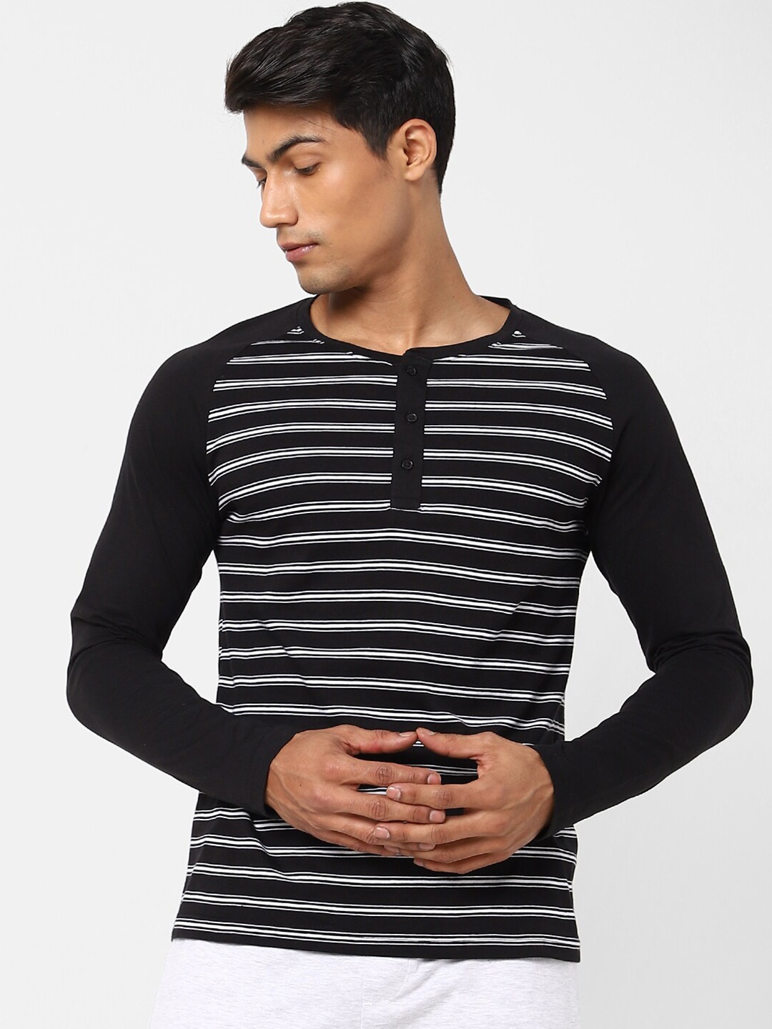 

Ajile by Pantaloons Men Black Striped Henley Neck Slim Fit T-shirt