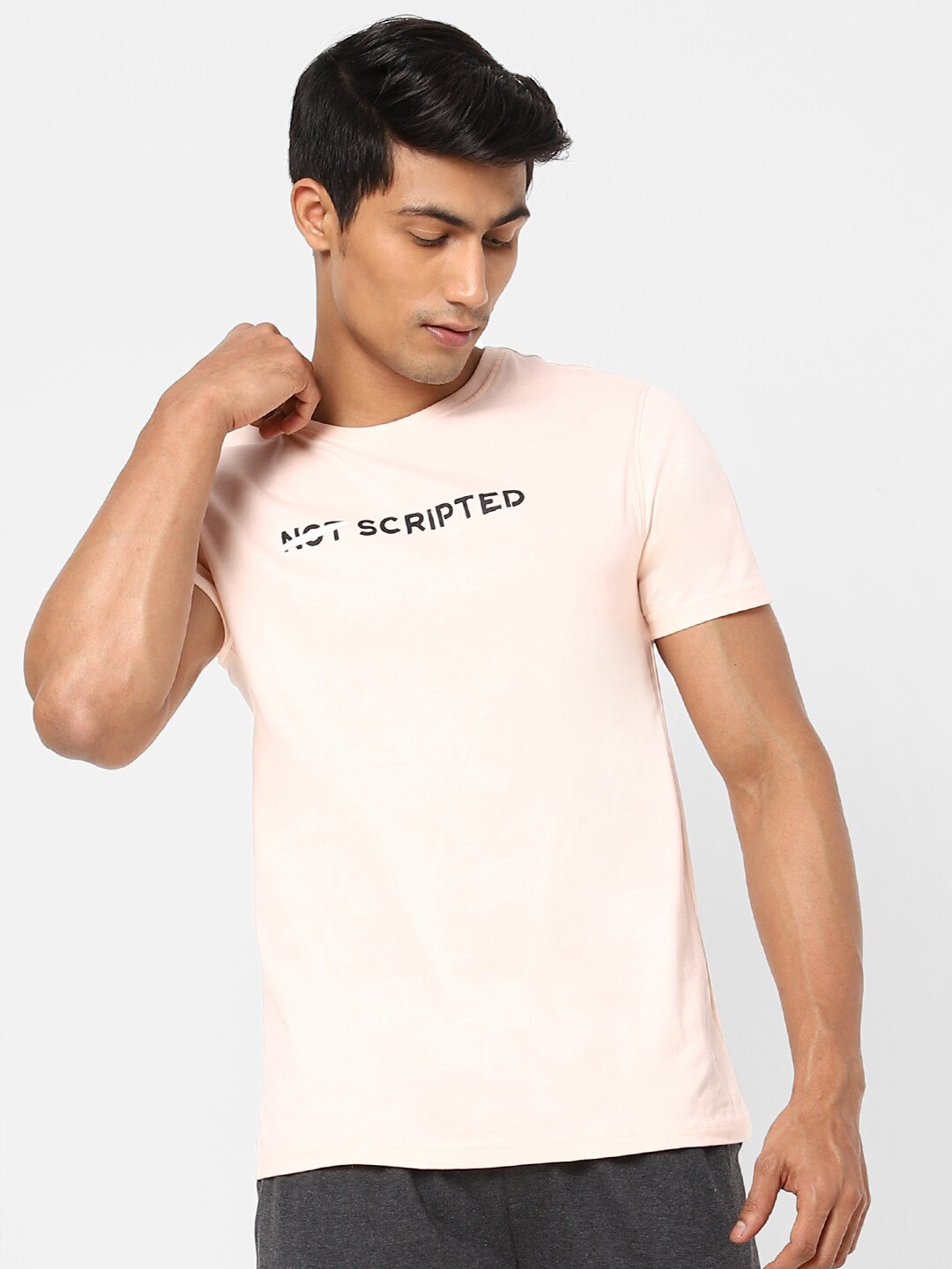 

Ajile by Pantaloons Men Pink Slim Fit T-shirt