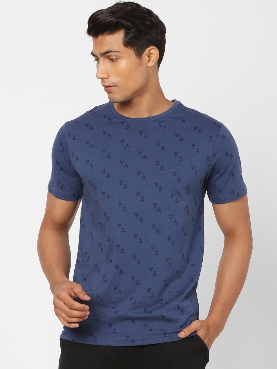 

Ajile by Pantaloons Men Blue & Black Printed Slim Fit Pure Cotton Lounge T-shirt
