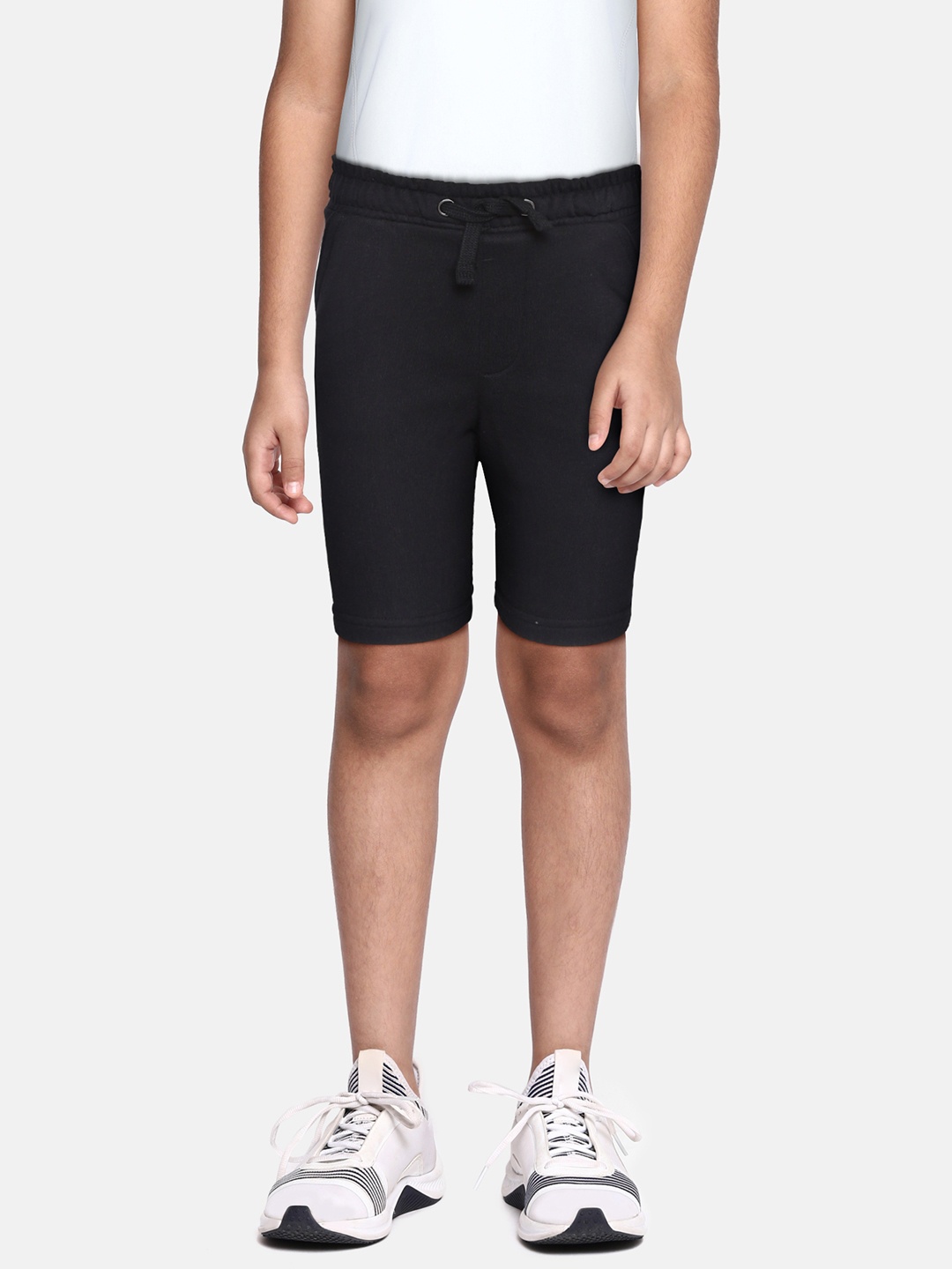 

Marks & Spencer Boys Black Solid Regular Fit Shorts