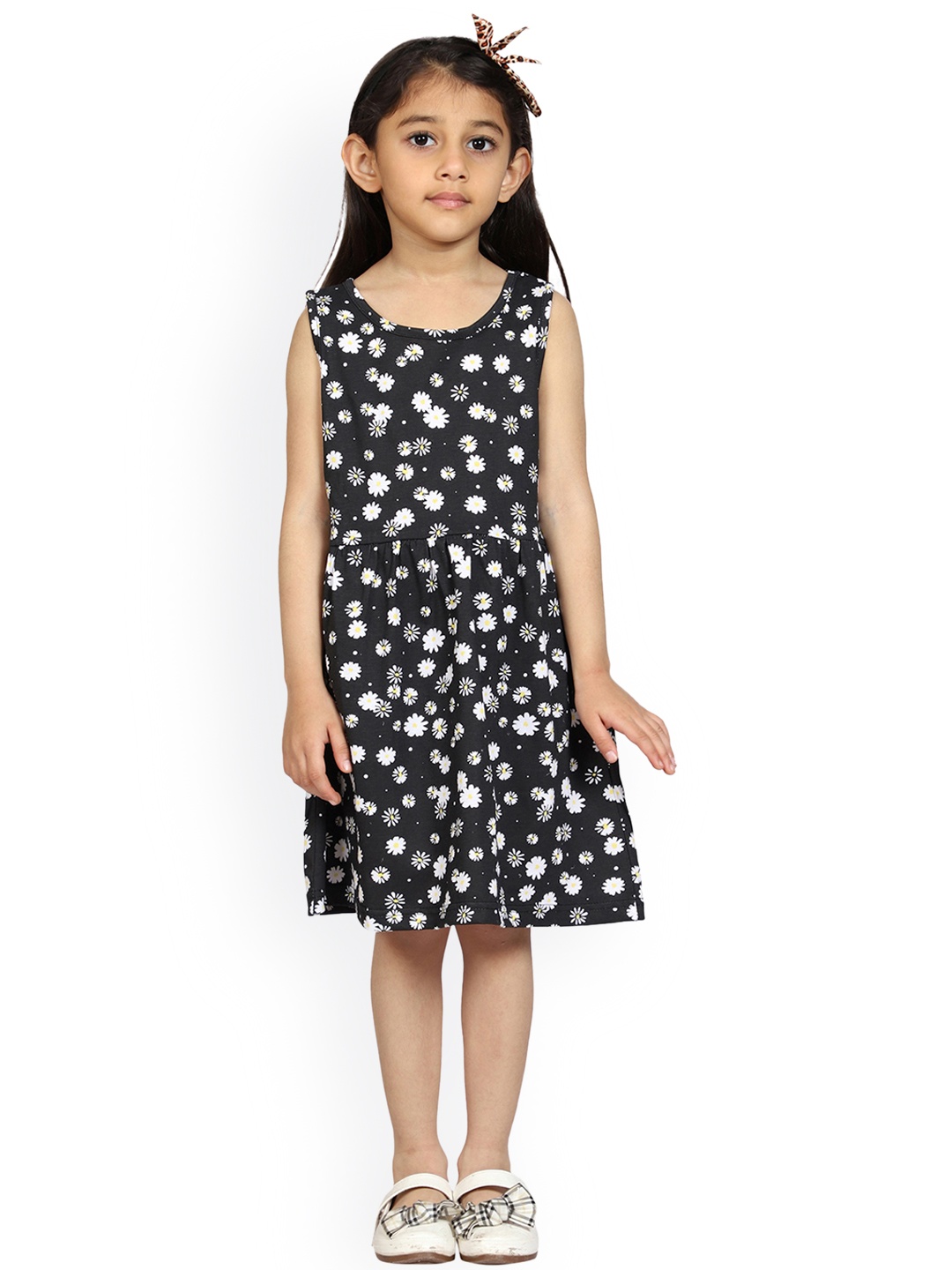 

KiddoPanti Girls Black Floral Printed Fit & Flare Pure Cotton Dress