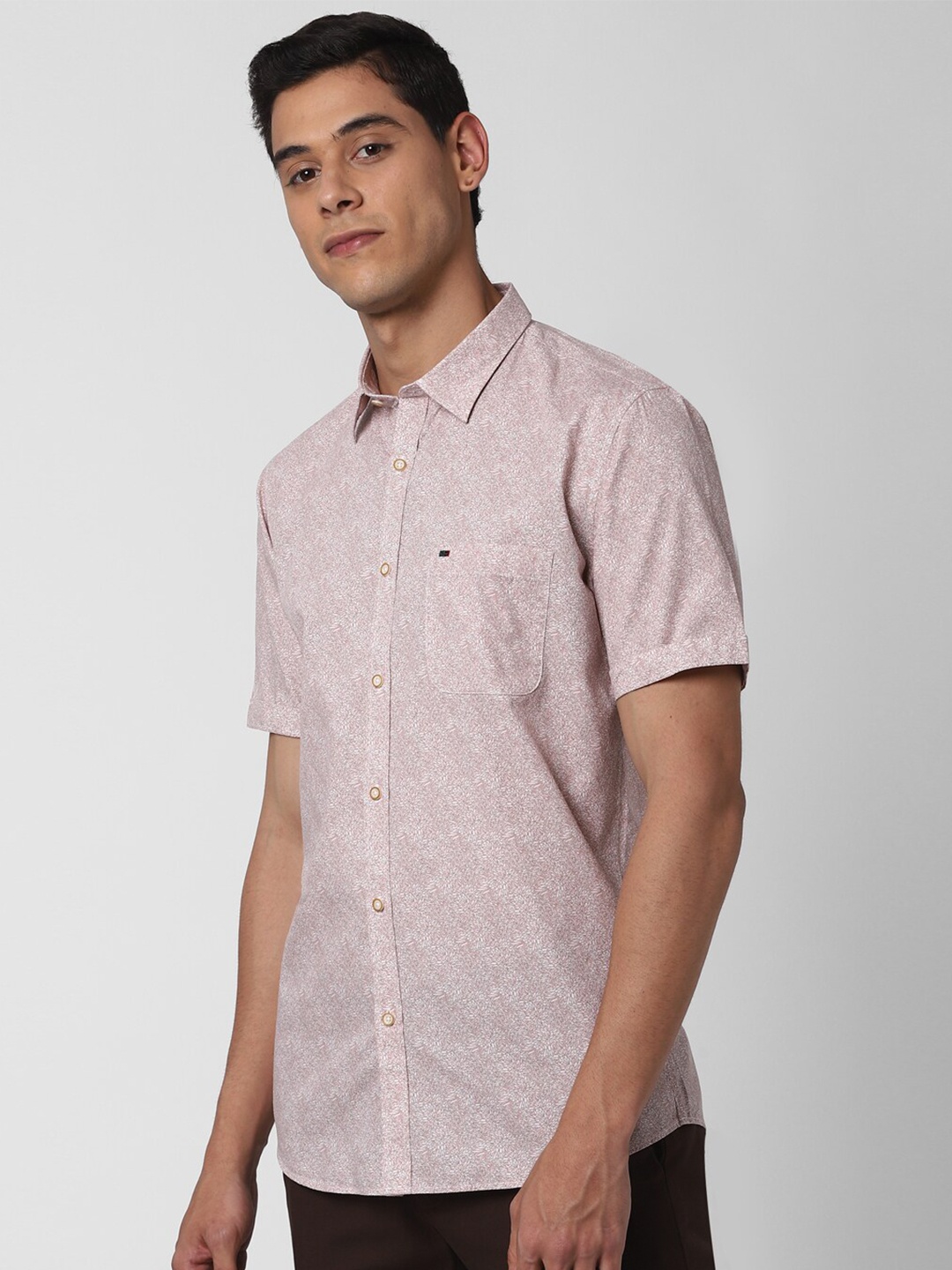 

Peter England Casuals Men Pink Slim Fit Floral Printed Pure Cotton Casual Shirt