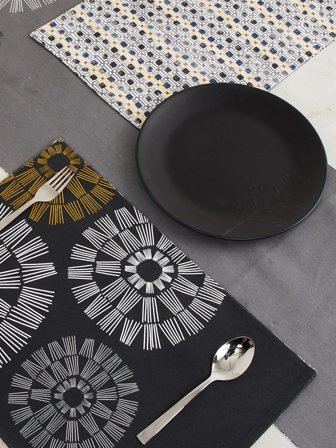 

Home Centre Set Of 7 Printed Cotton Reversible Table Runner & Placemats, Black